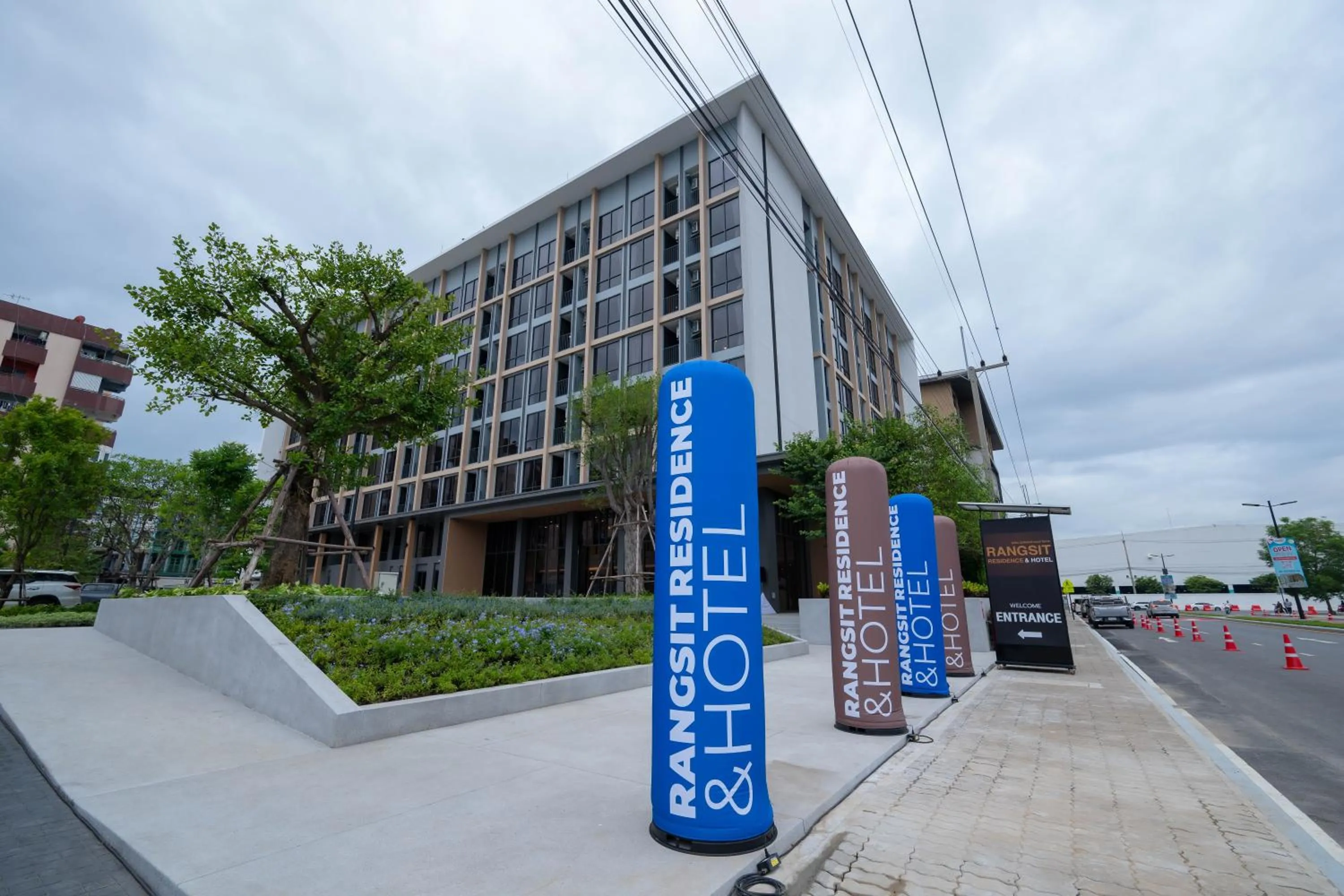 Facade/entrance in Rangsit Residence & Hotel