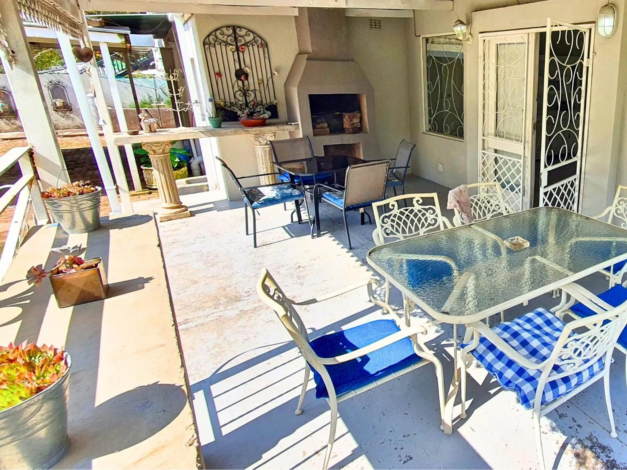 Patio in The Browns' Luxury Suites & Cottage