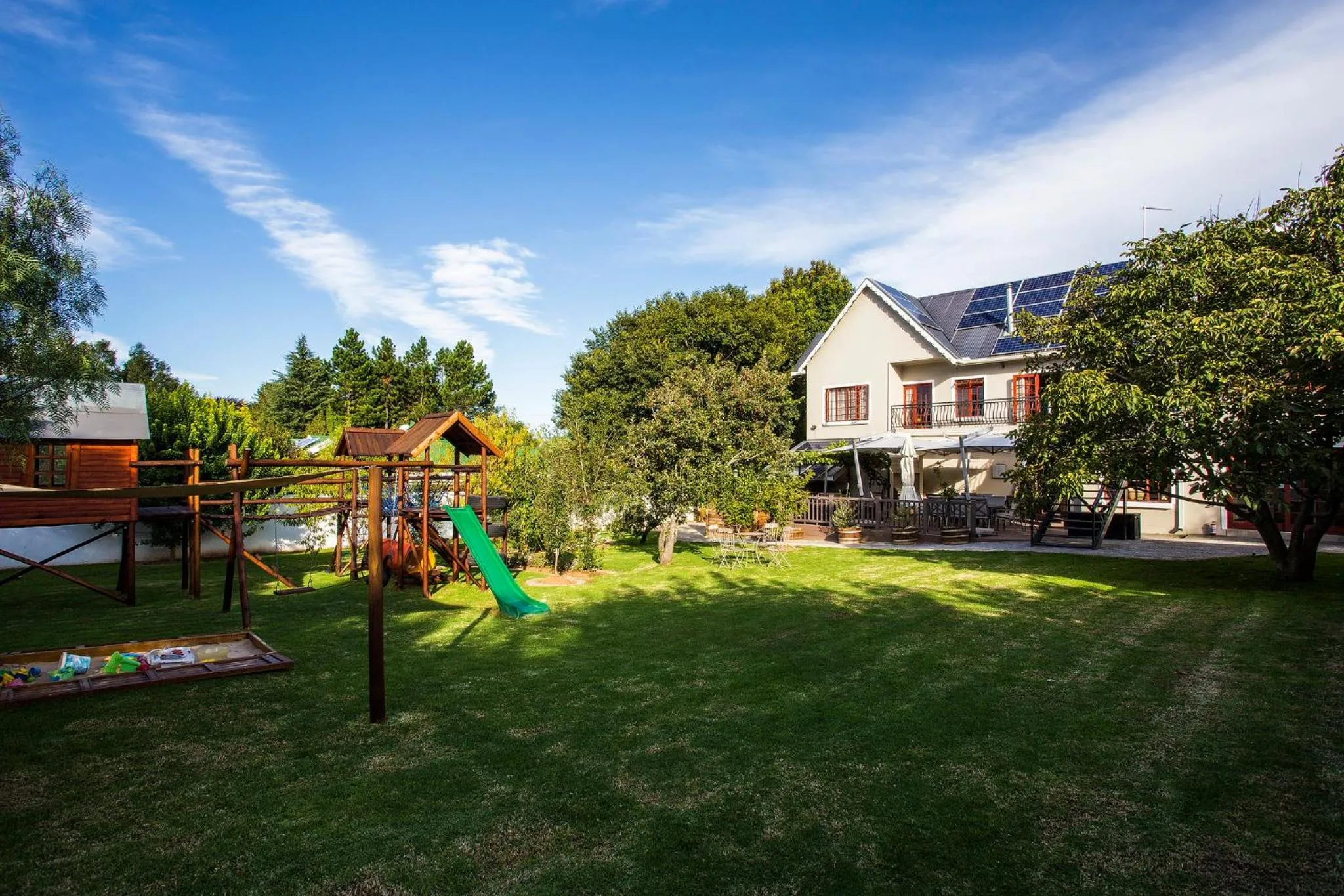 Garden in The Browns' Luxury Suites & Cottage