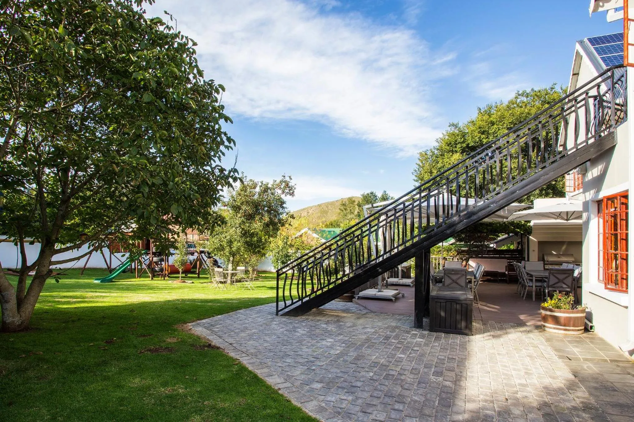 Property building in The Browns' Luxury Suites & Cottage