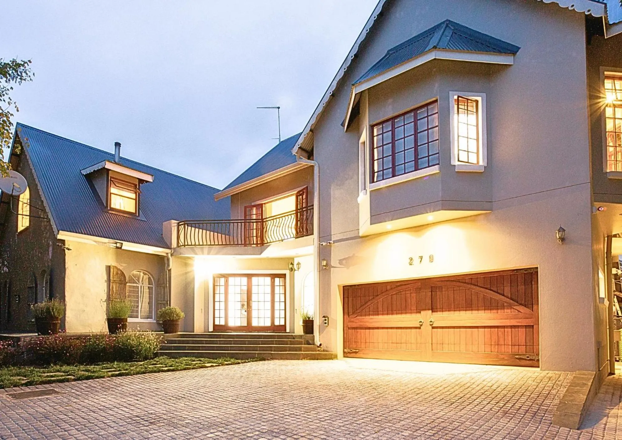 The Browns' Luxury Suites & Cottage