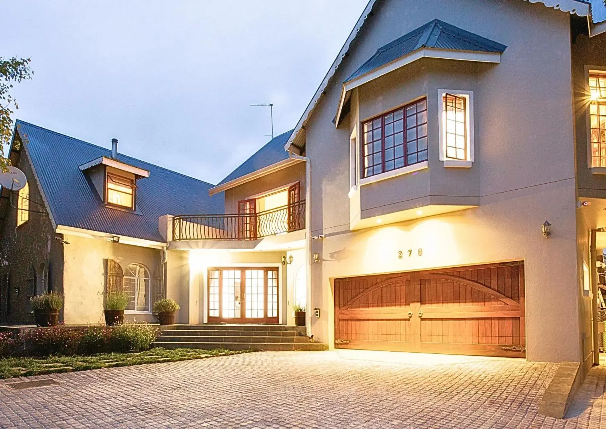 The Browns' Luxury Suites & Cottage The Browns' Luxury Suites & Cottage