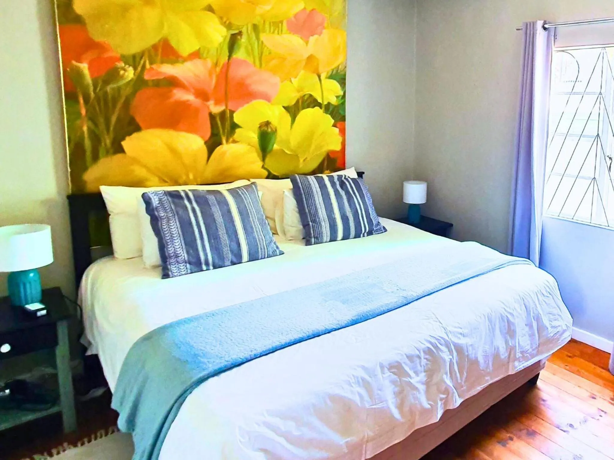 Bed in The Browns' Luxury Suites & Cottage