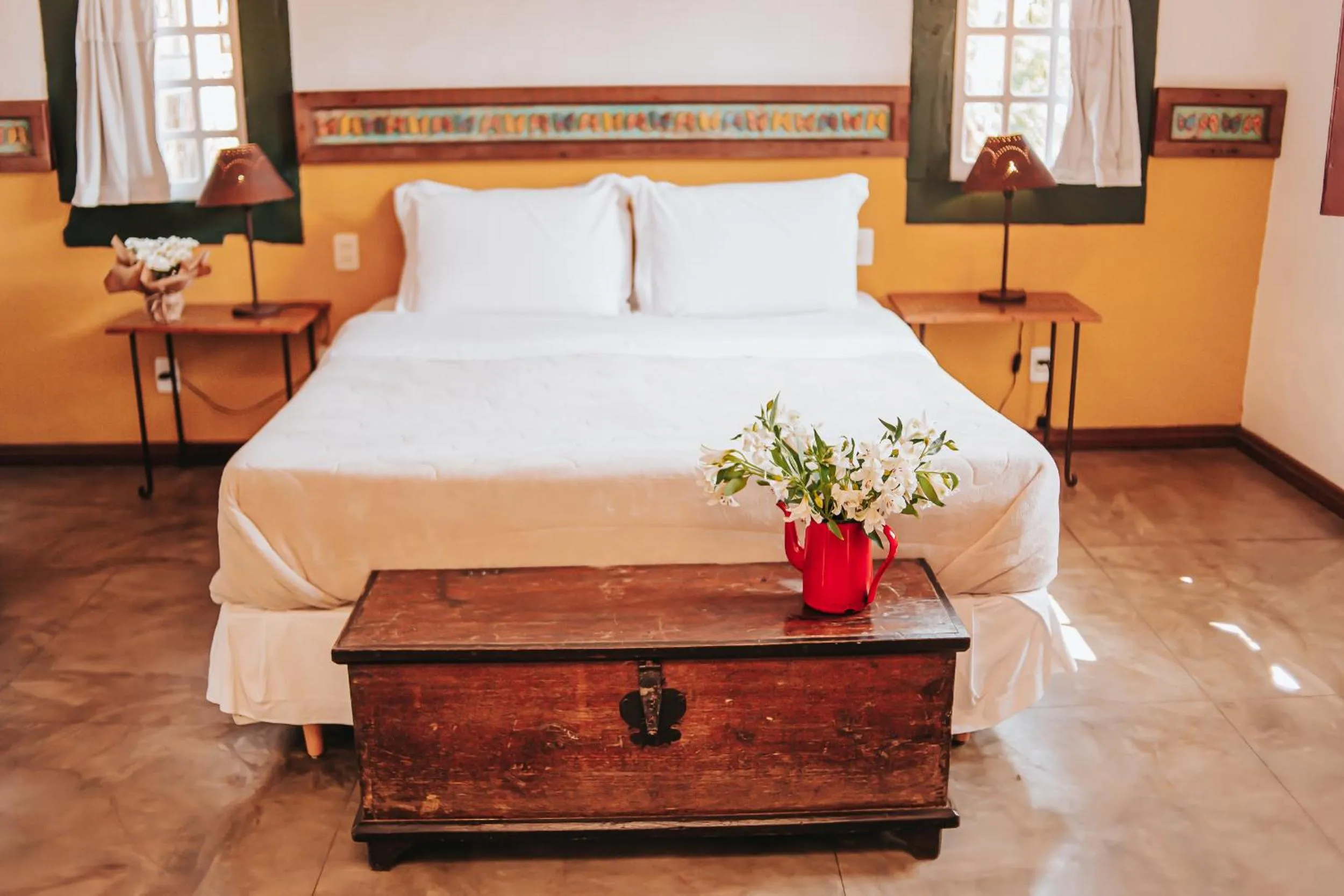 Photo of the whole room, Bed in Pousada d'Oleo de Guignard