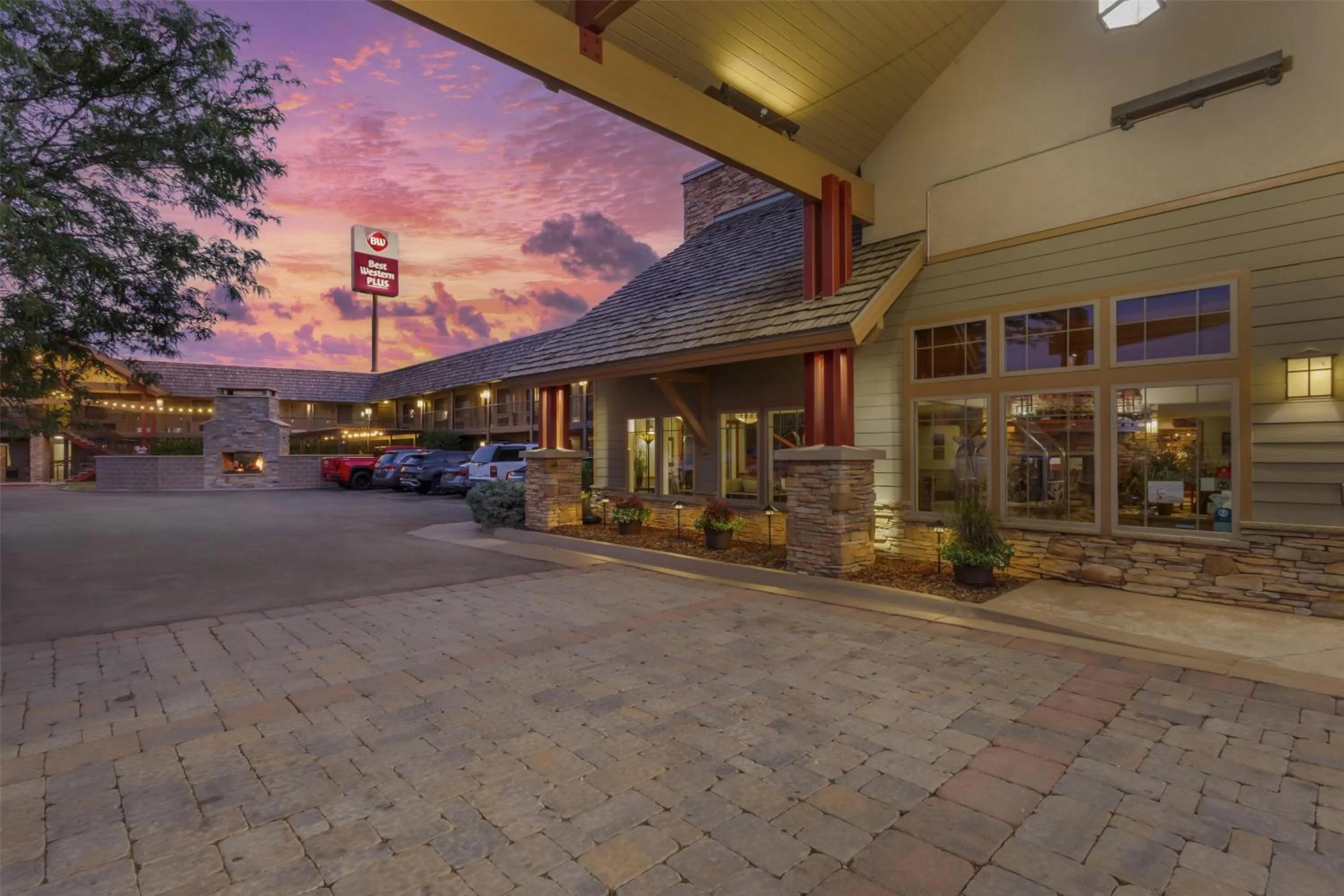 Property building in Best Western Plus High Country Inn