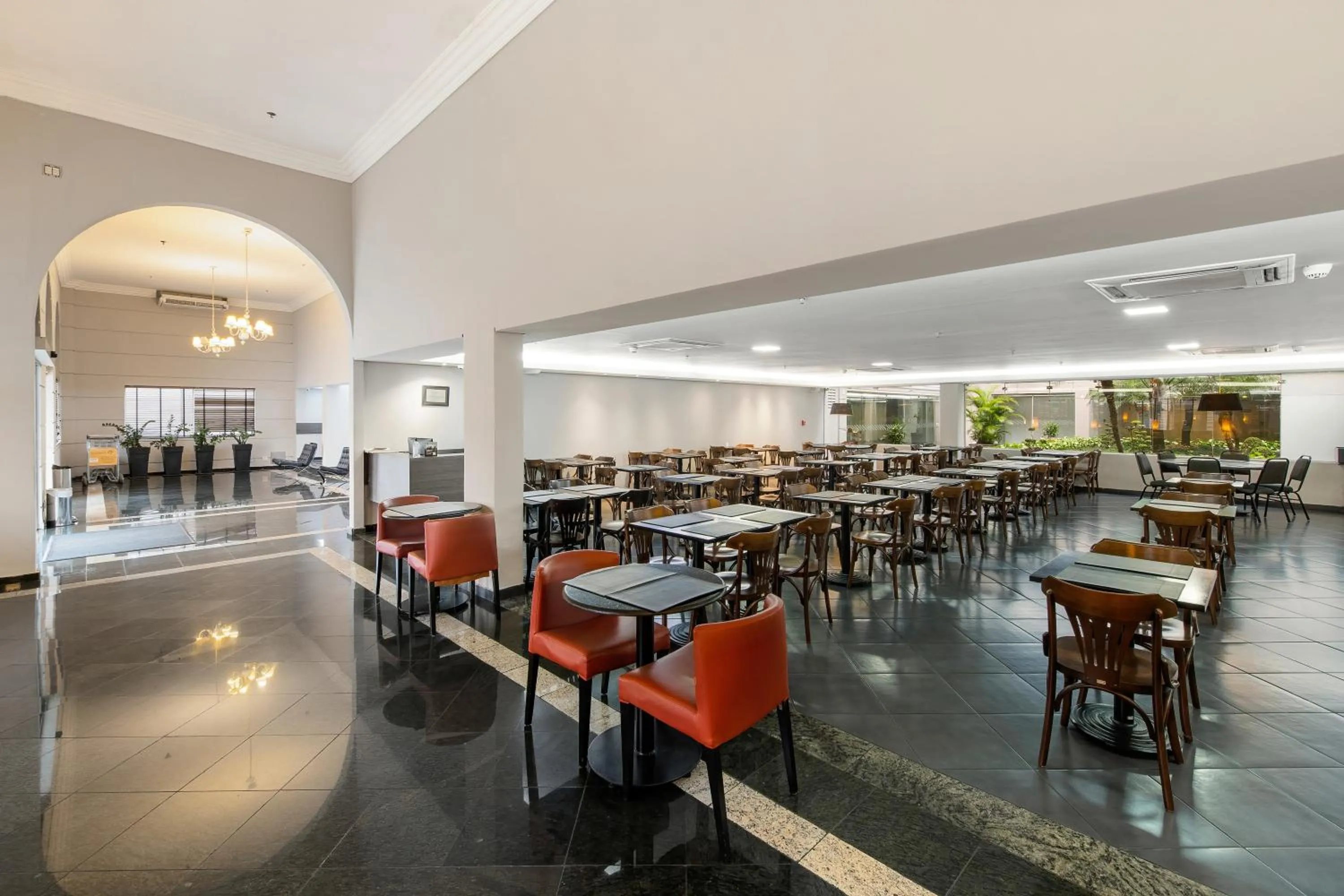 Restaurant/places to eat in Slim Hotel São Paulo Congonhas