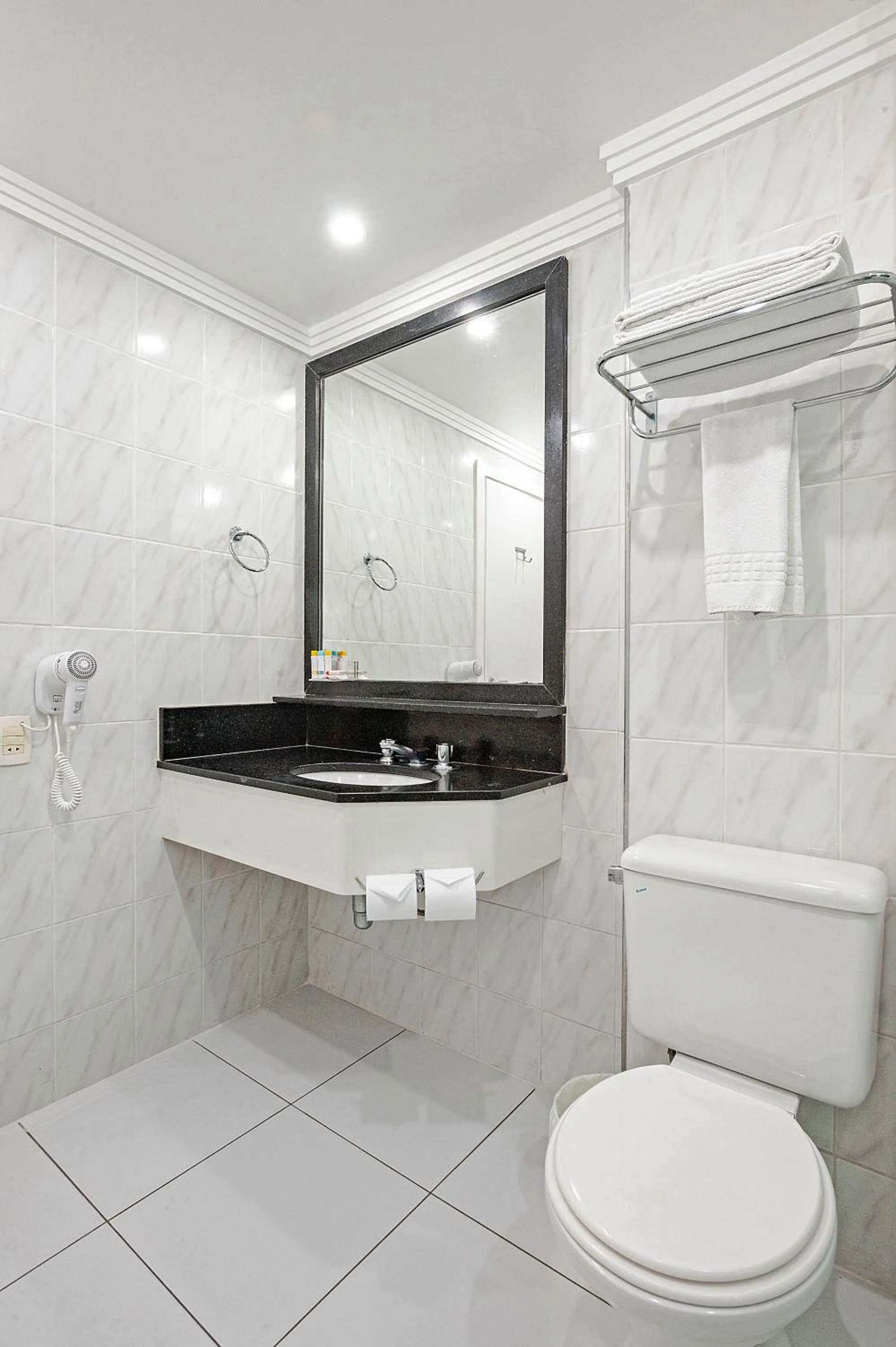 Toilet in Slim São Paulo Congonhas