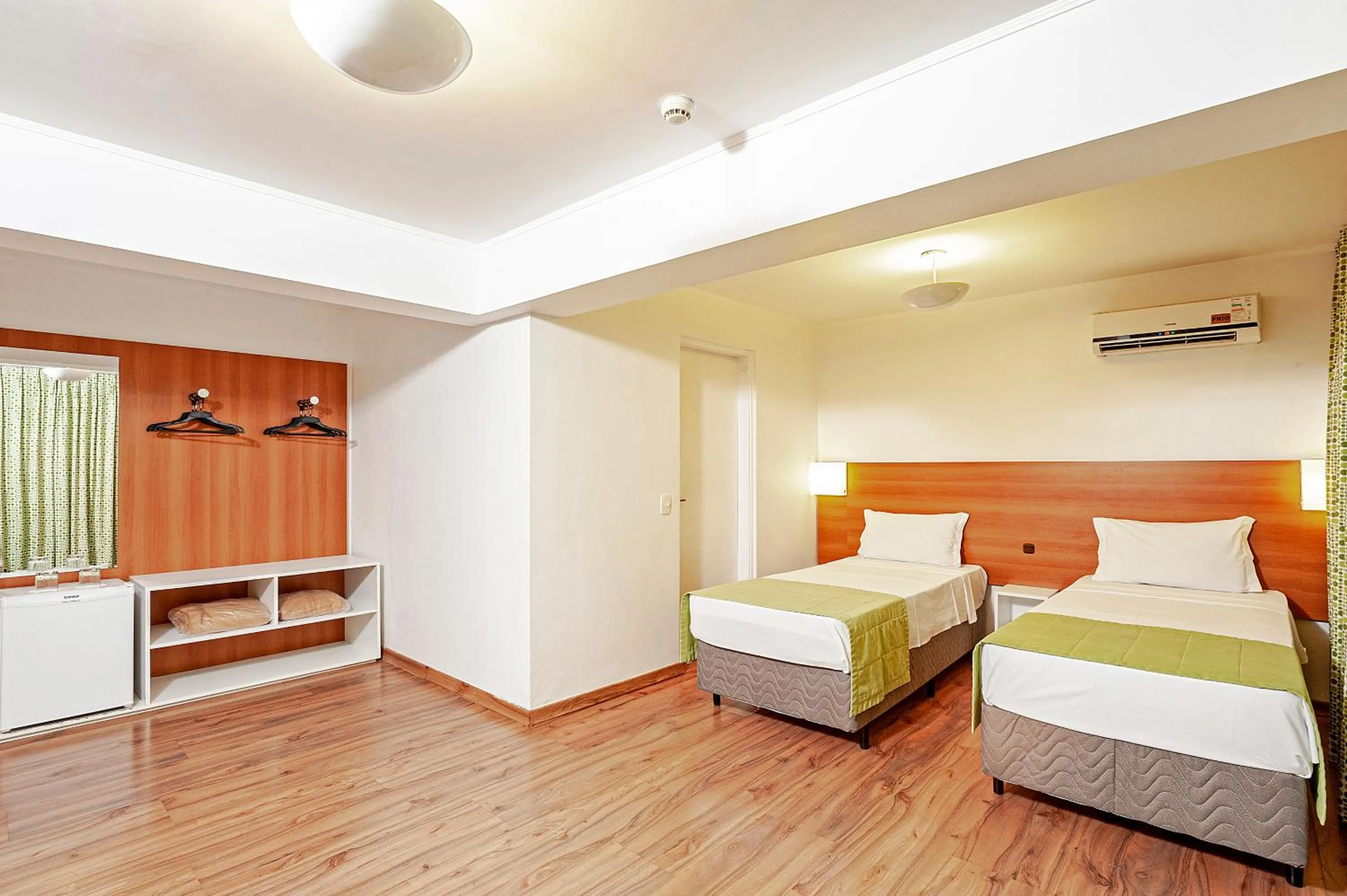 Photo of the whole room, Bed in Slim São Paulo Congonhas