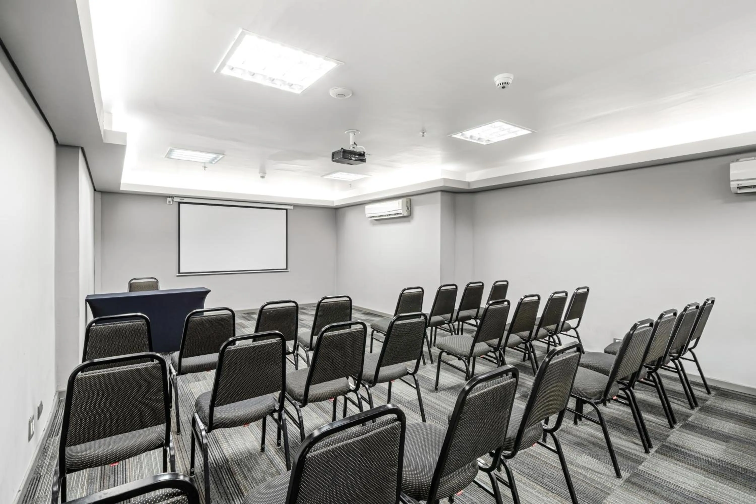 Meeting/conference room in Slim Hotel São Paulo Congonhas