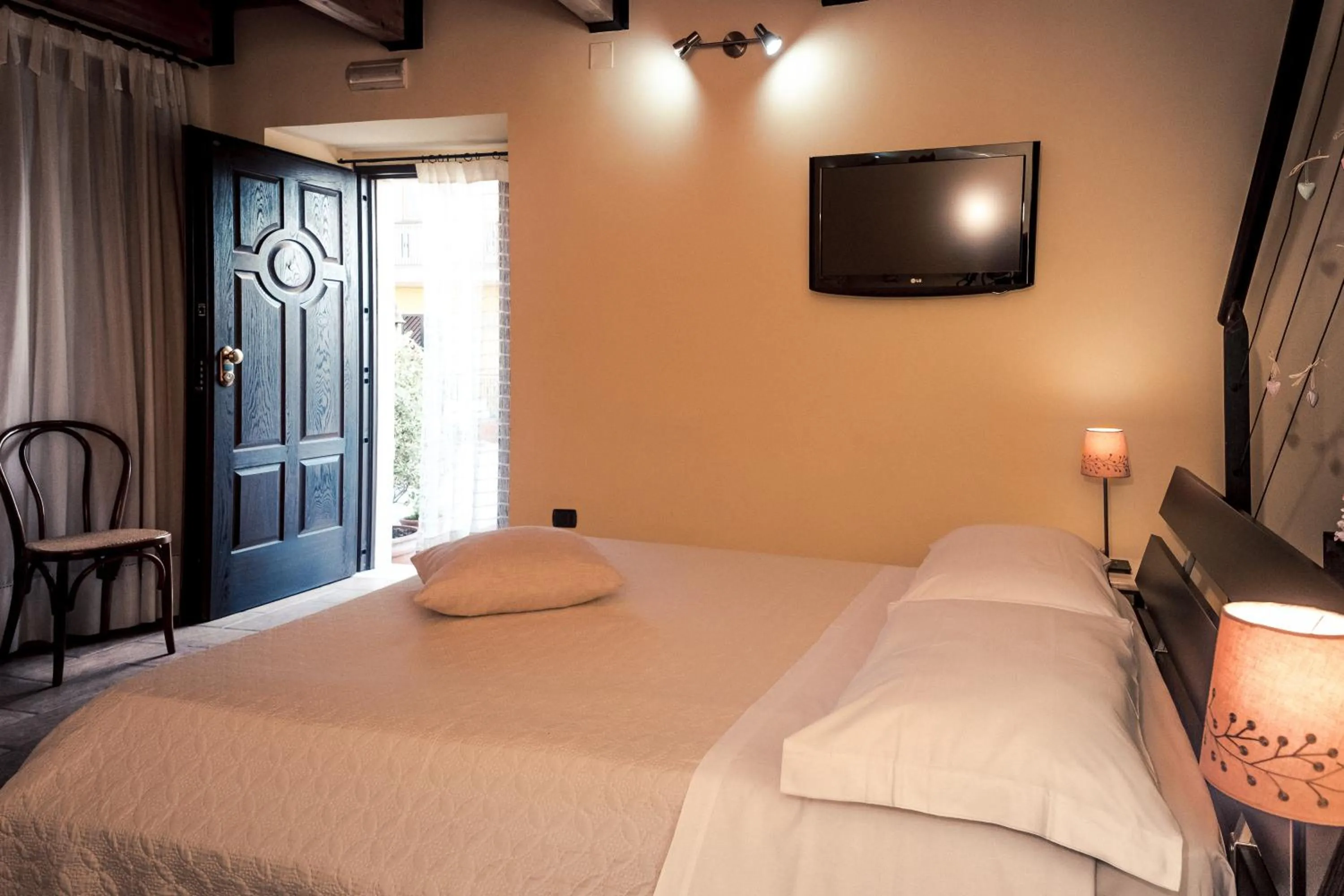 Photo of the whole room, Bed in B&B La Casa Di Plinio