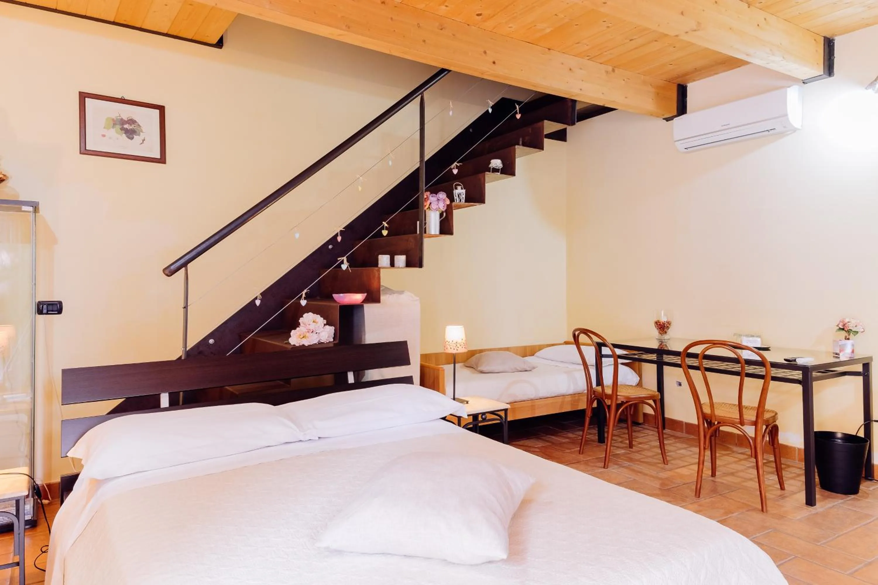 Toilet, Bed in B&B La Casa Di Plinio