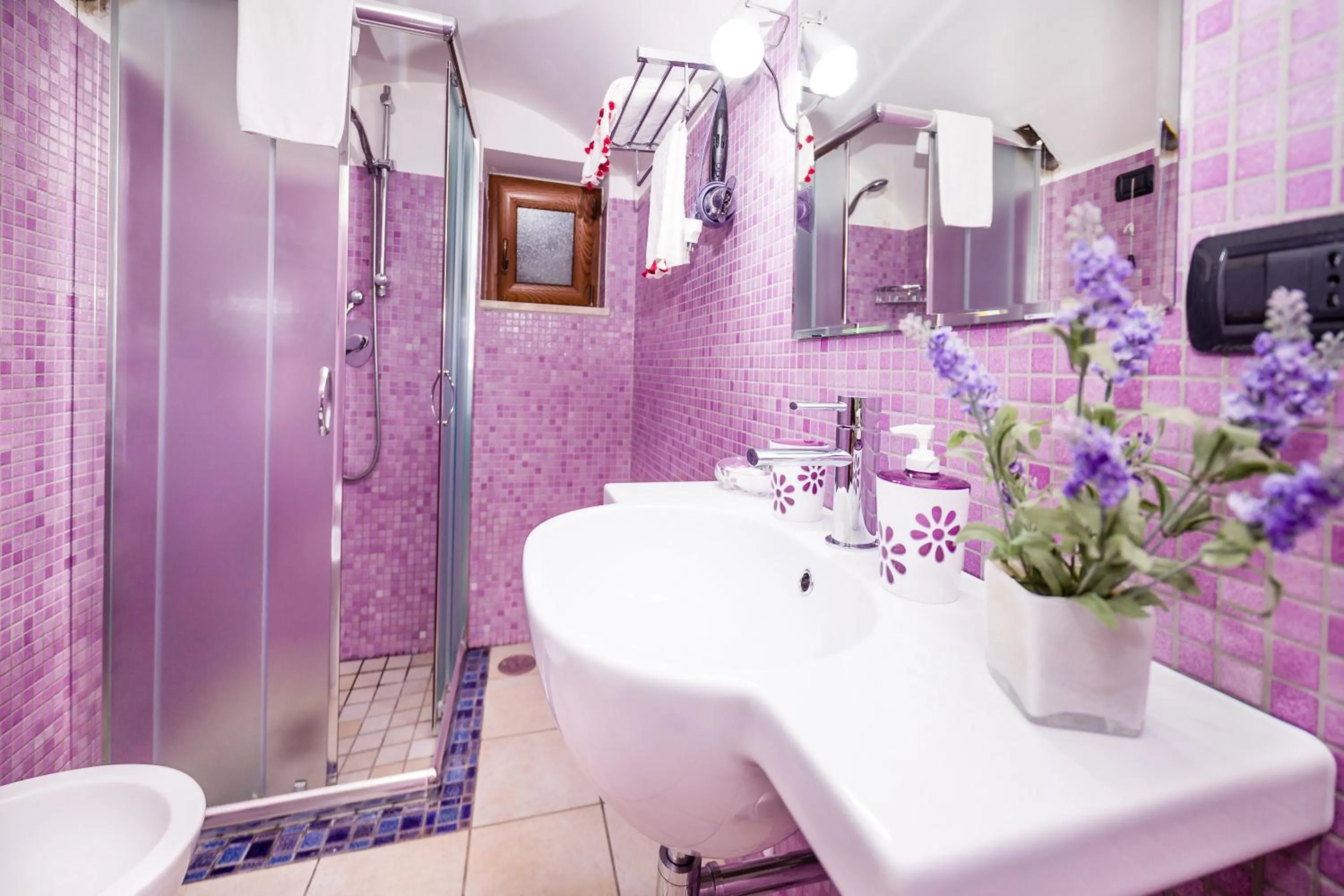 Shower in B&B La Casa Di Plinio