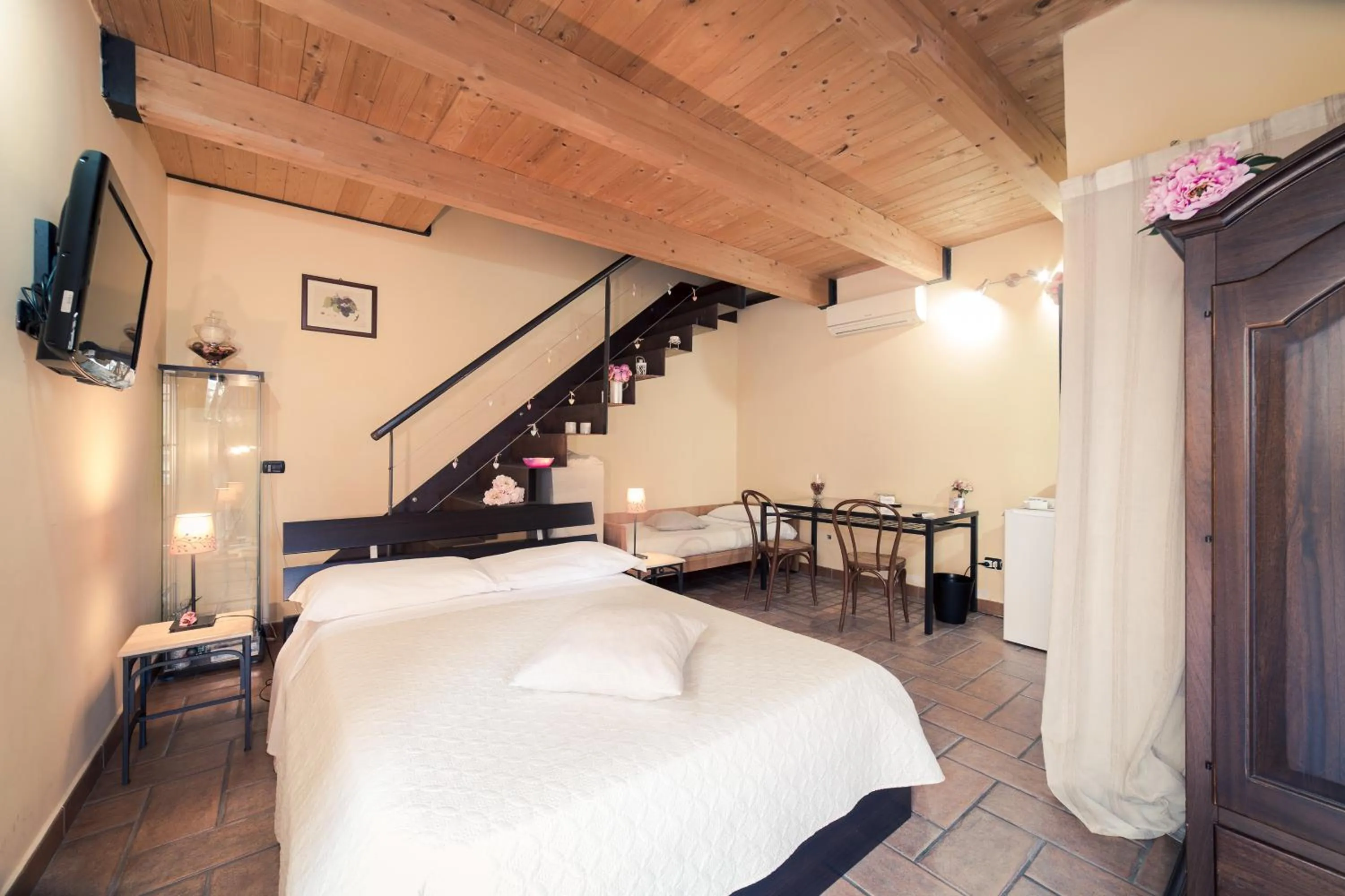 Photo of the whole room, Bed in B&B La Casa Di Plinio