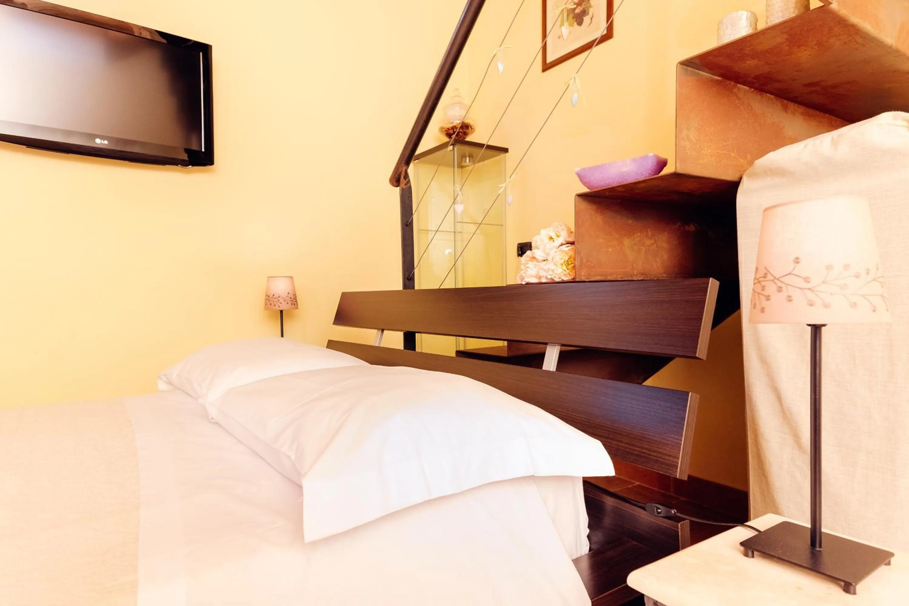 Shower, Bed in B&B La Casa Di Plinio