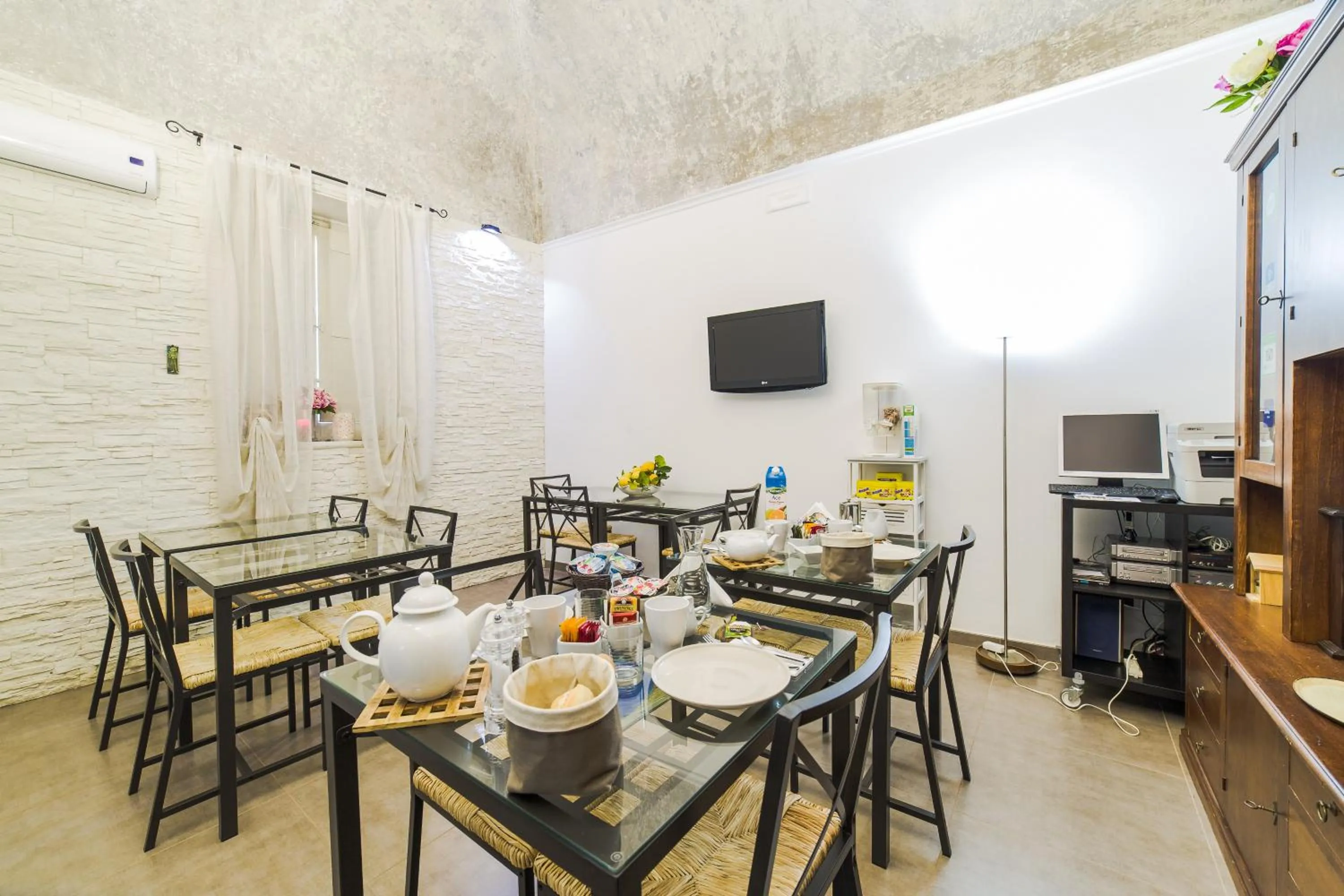 Restaurant/places to eat in B&B La Casa Di Plinio