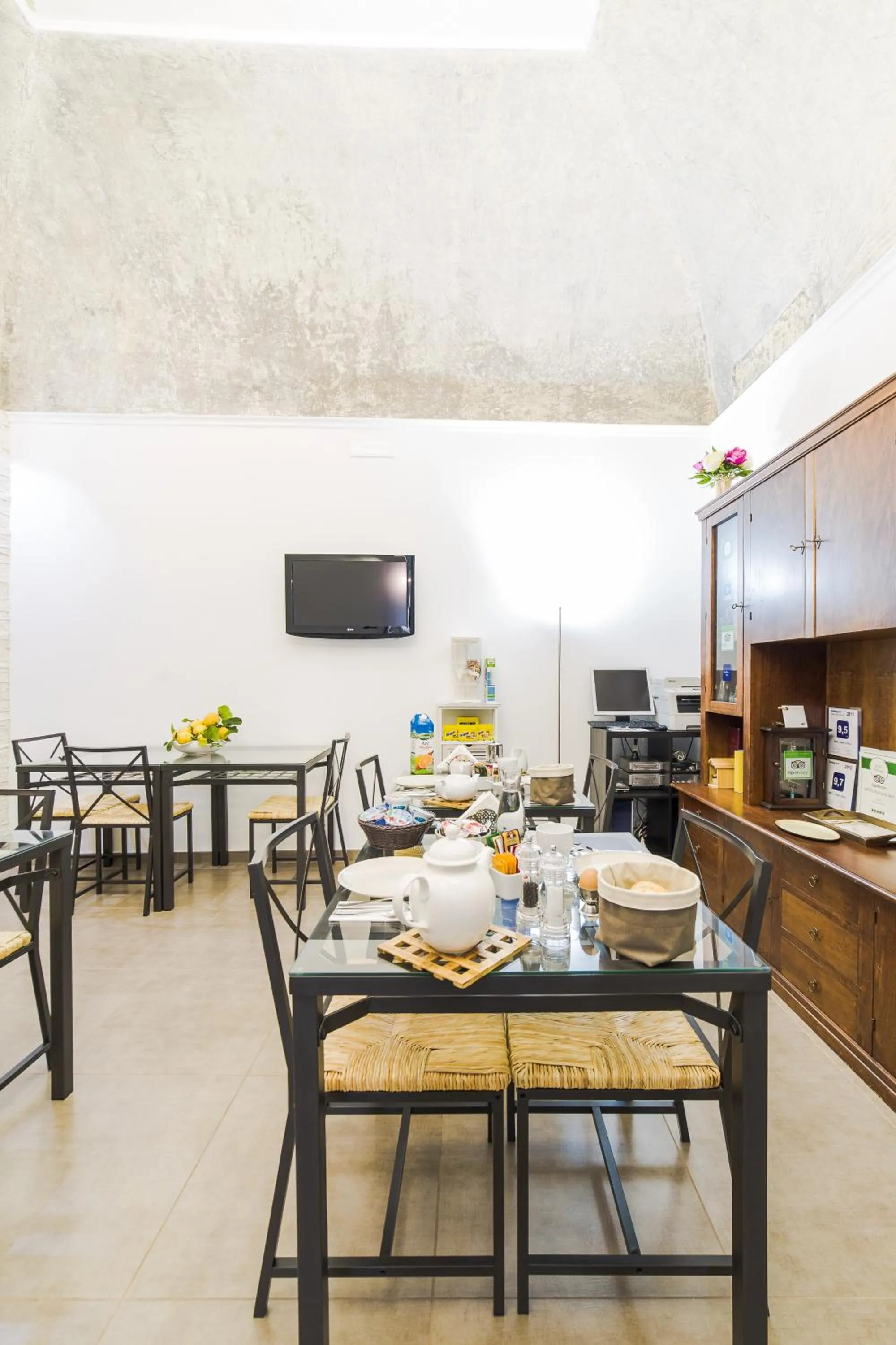 Restaurant/places to eat in B&B La Casa Di Plinio