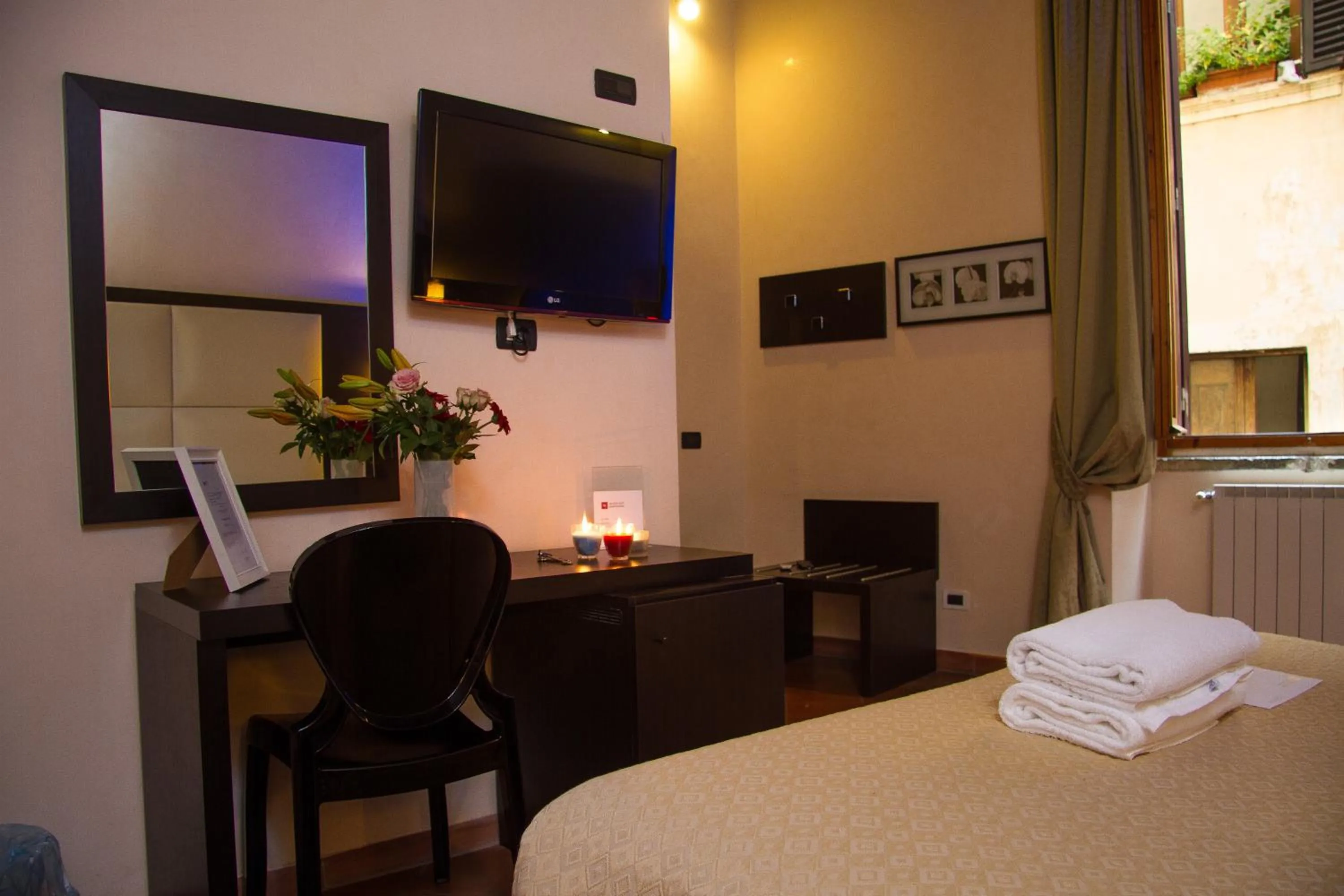 Bedroom, Bed in Guest House o Affittacamere Magenta Fico 2