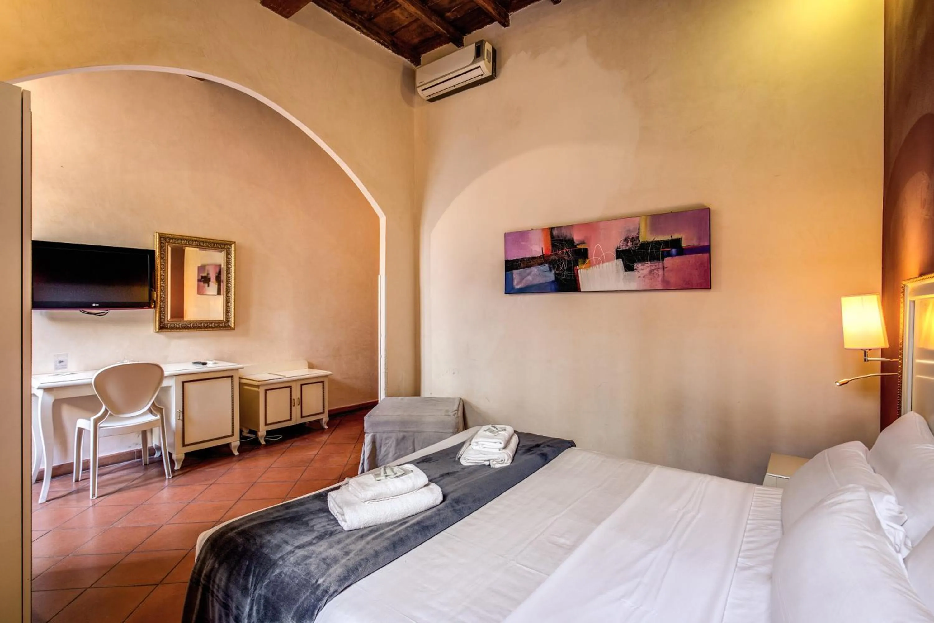 Bed in Guest House o Affittacamere Magenta Fico 2