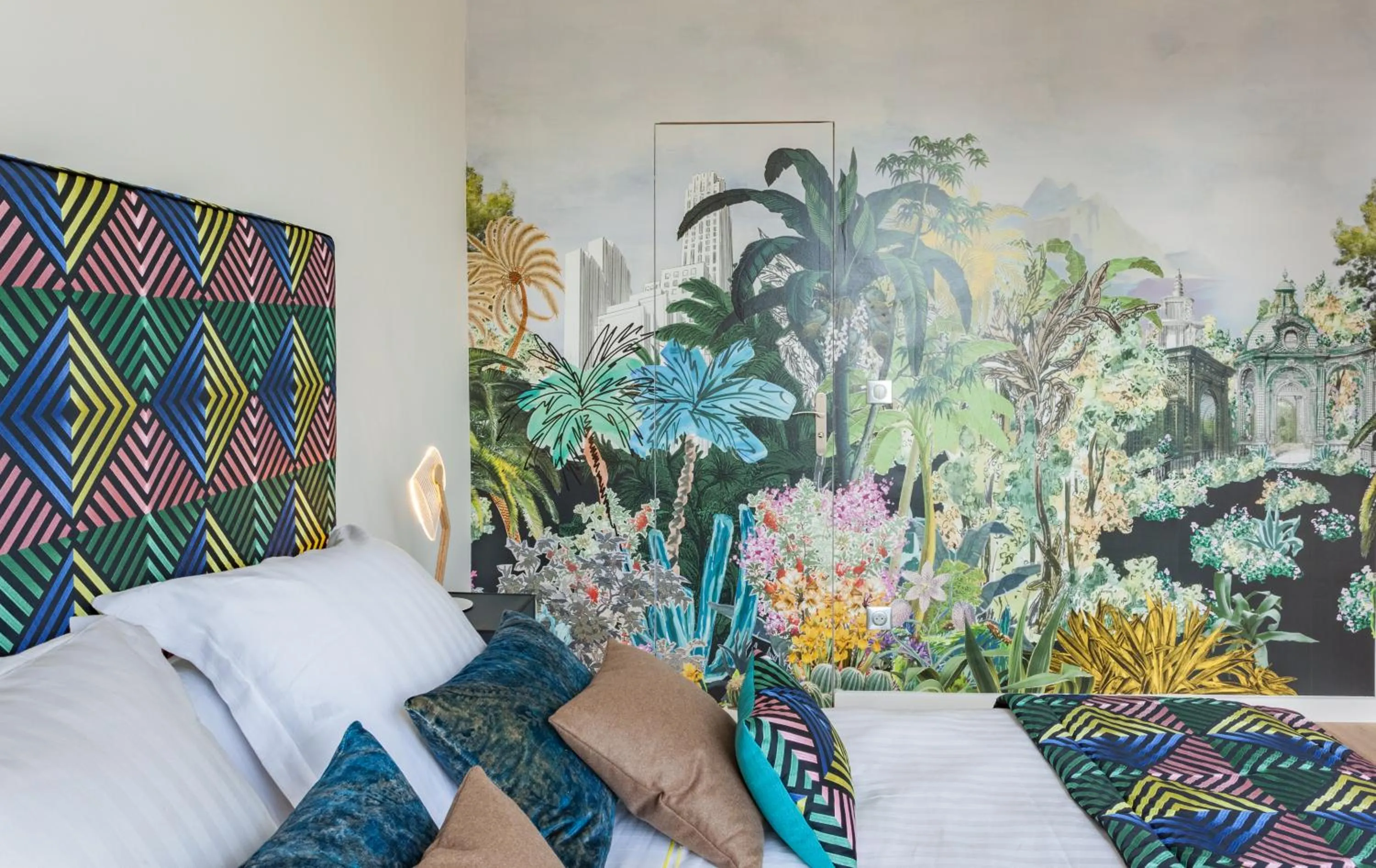 Staff in Maison Du Collectionneur