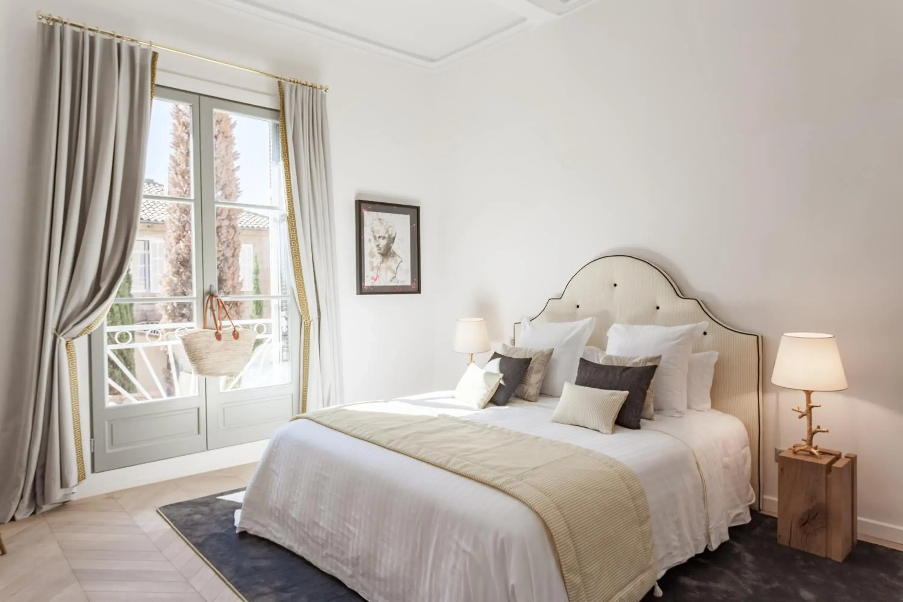 Deluxe Double Room with Bath in Maison Du Collectionneur Deluxe Double Room with Bath in Maison Du Collectionneur