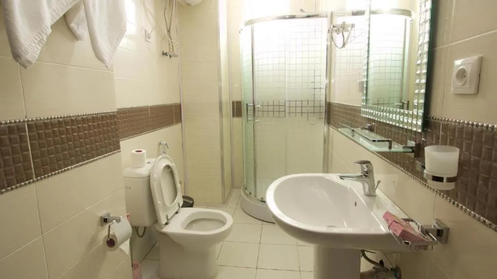 Toilet in Yinm Furnished Apartment