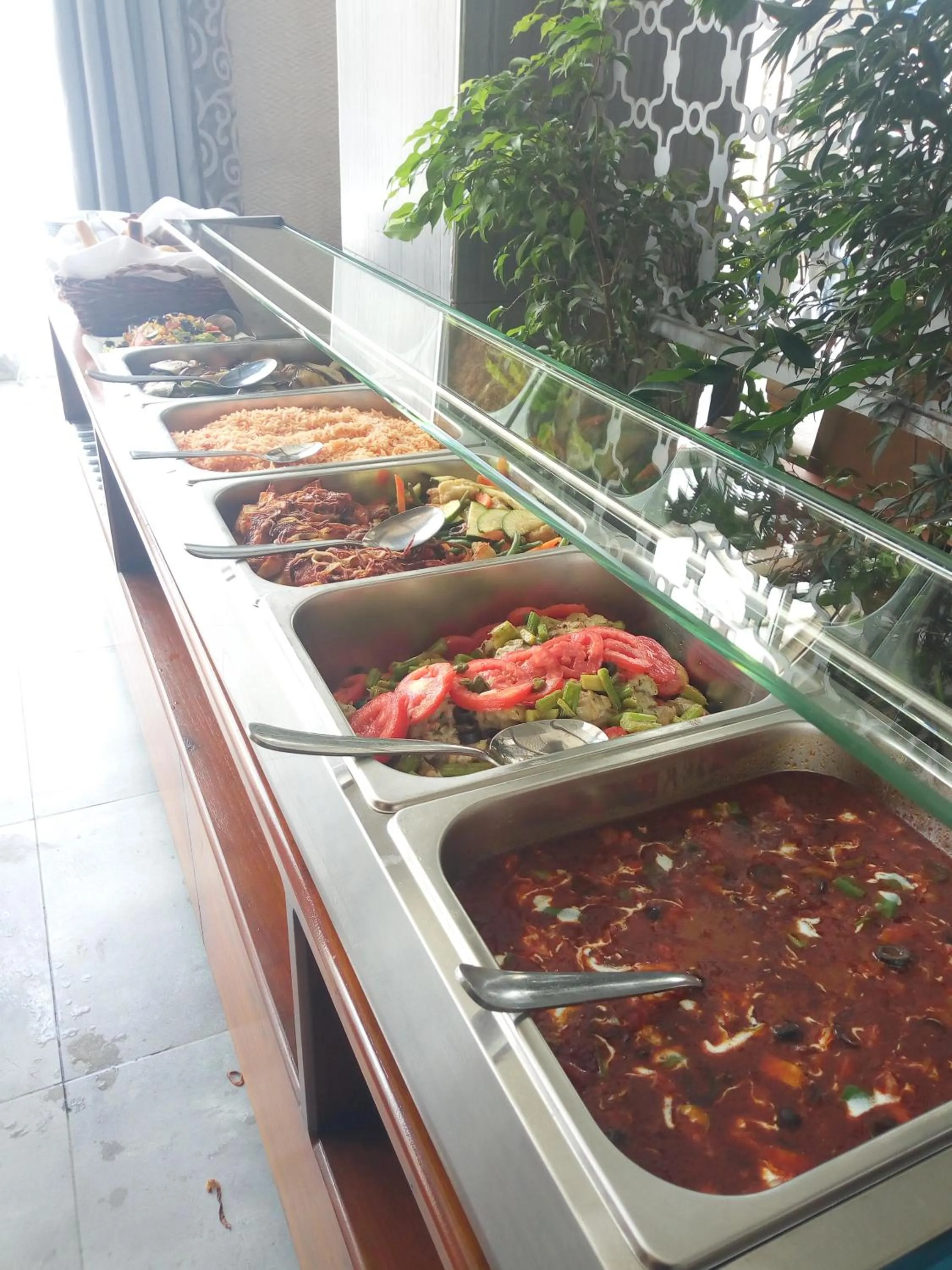 Restaurant/places to eat in Yinm Furnished Apartment