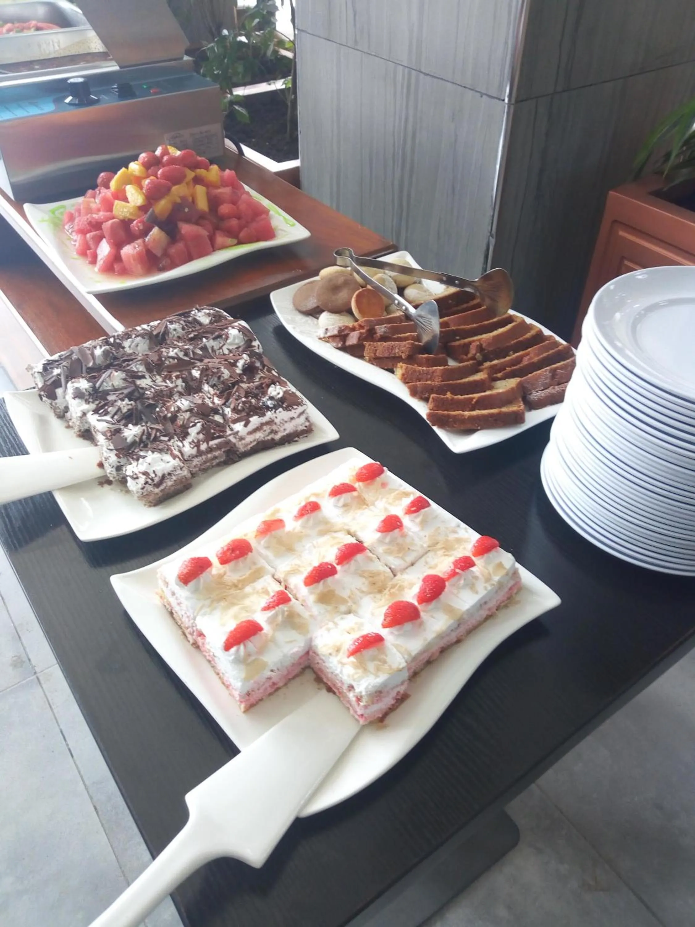 Restaurant/places to eat in Yinm Furnished Apartment