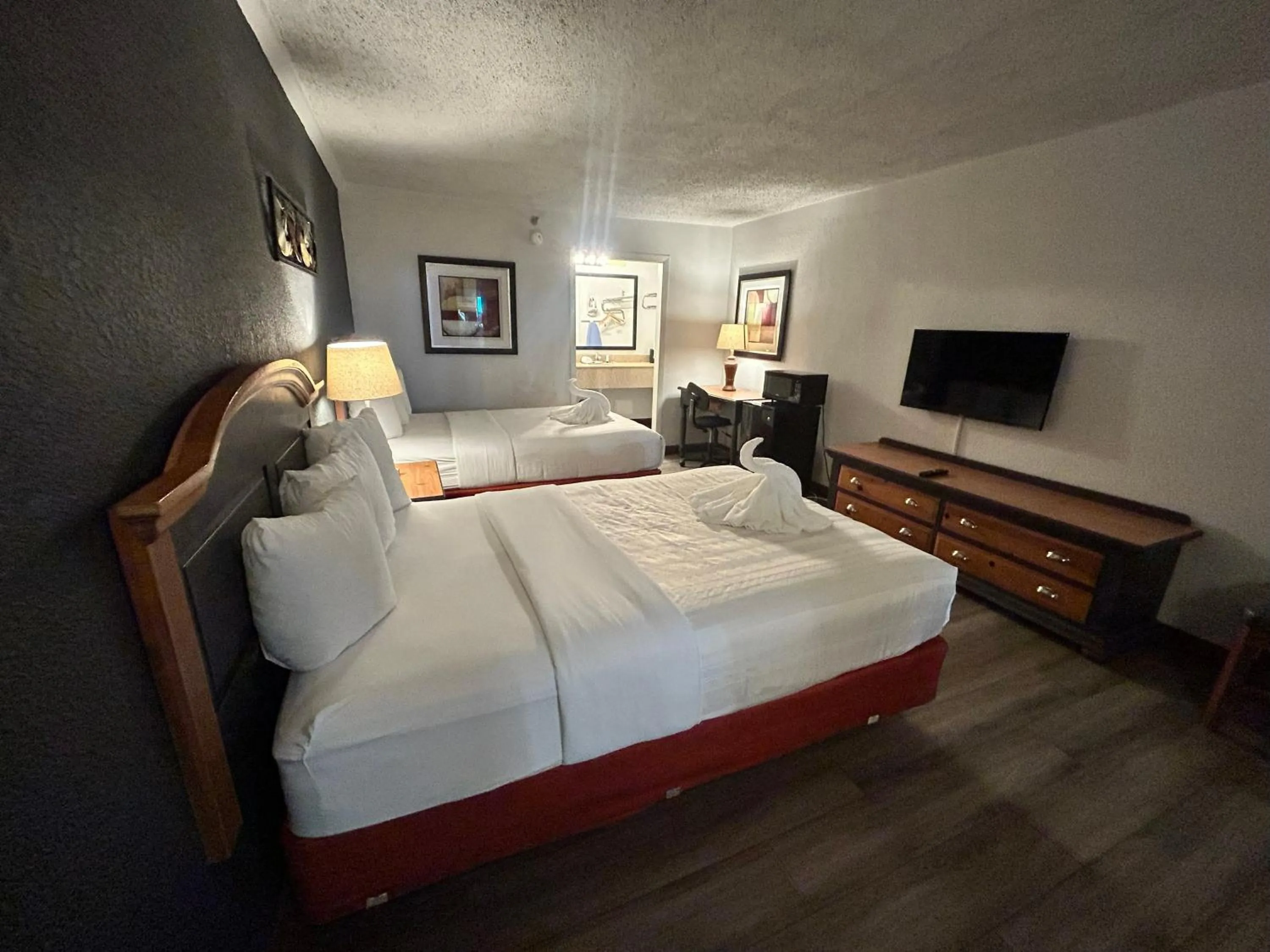 Superior Two Full Bed in Suite Dreams Motel By Capital O Mattoon I - 57