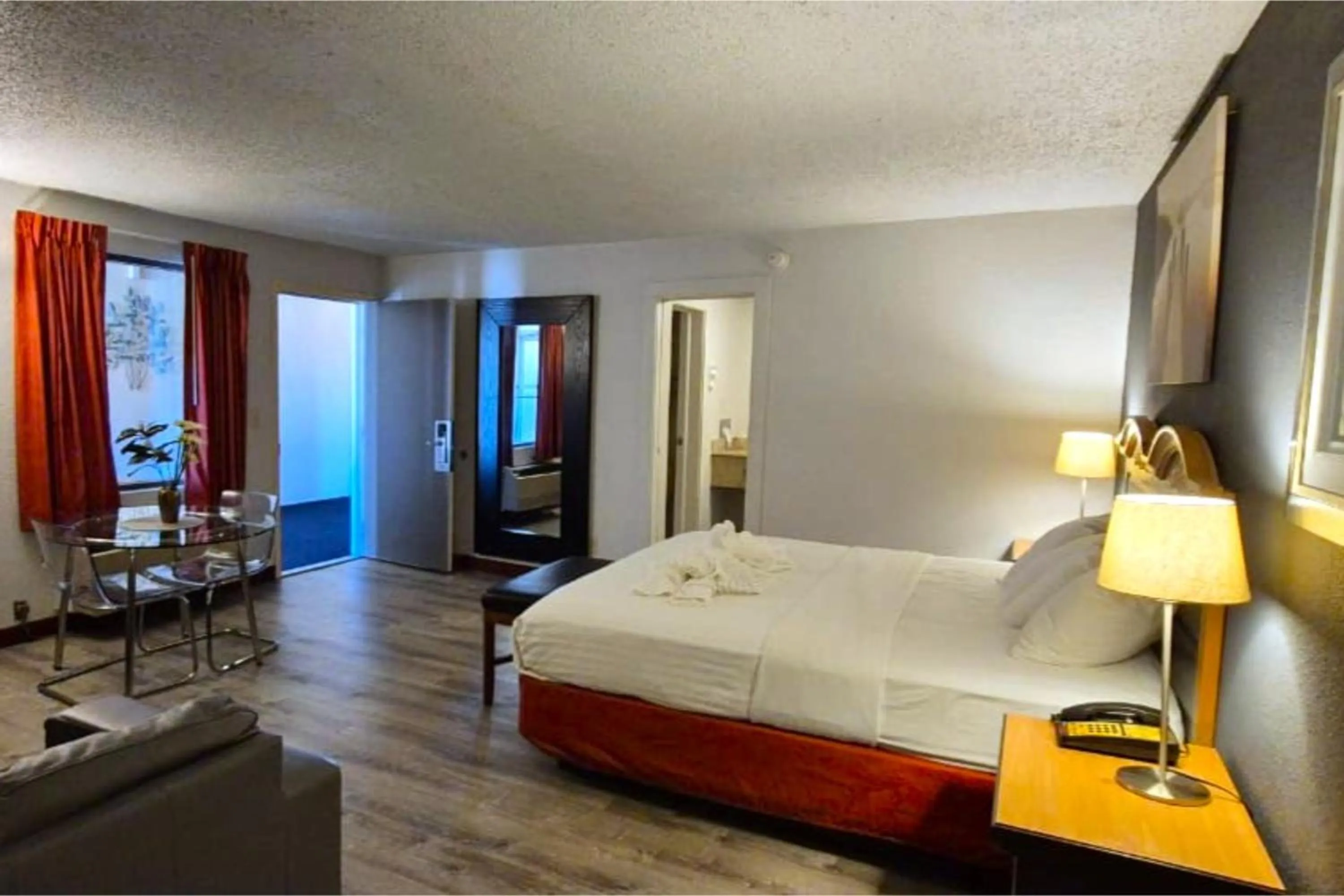 Bedroom, Bed in Suite Dreams Motel By Capital O Mattoon I - 57