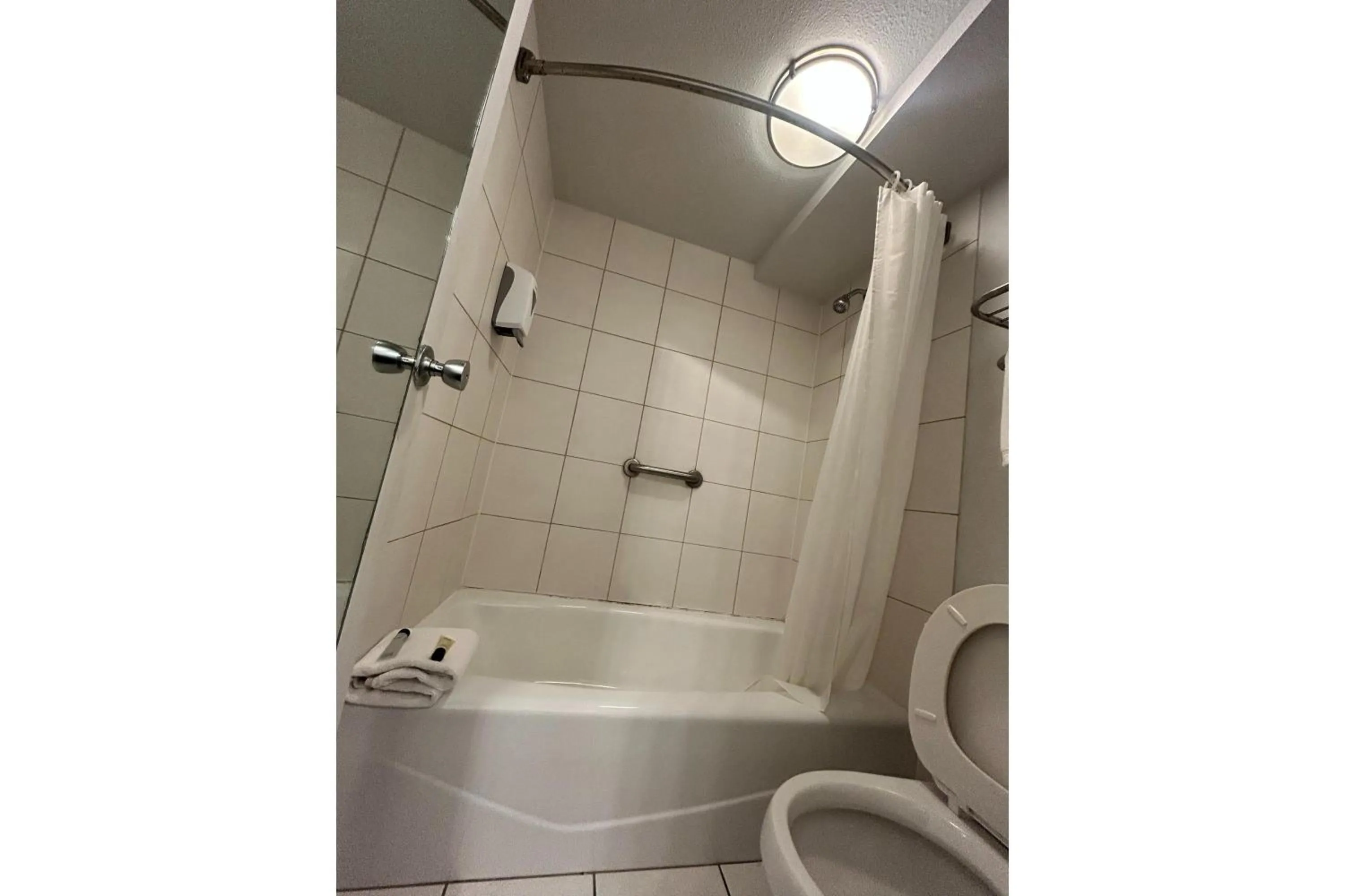 Bathroom in Suite Dreams Motel By Capital O Mattoon I - 57