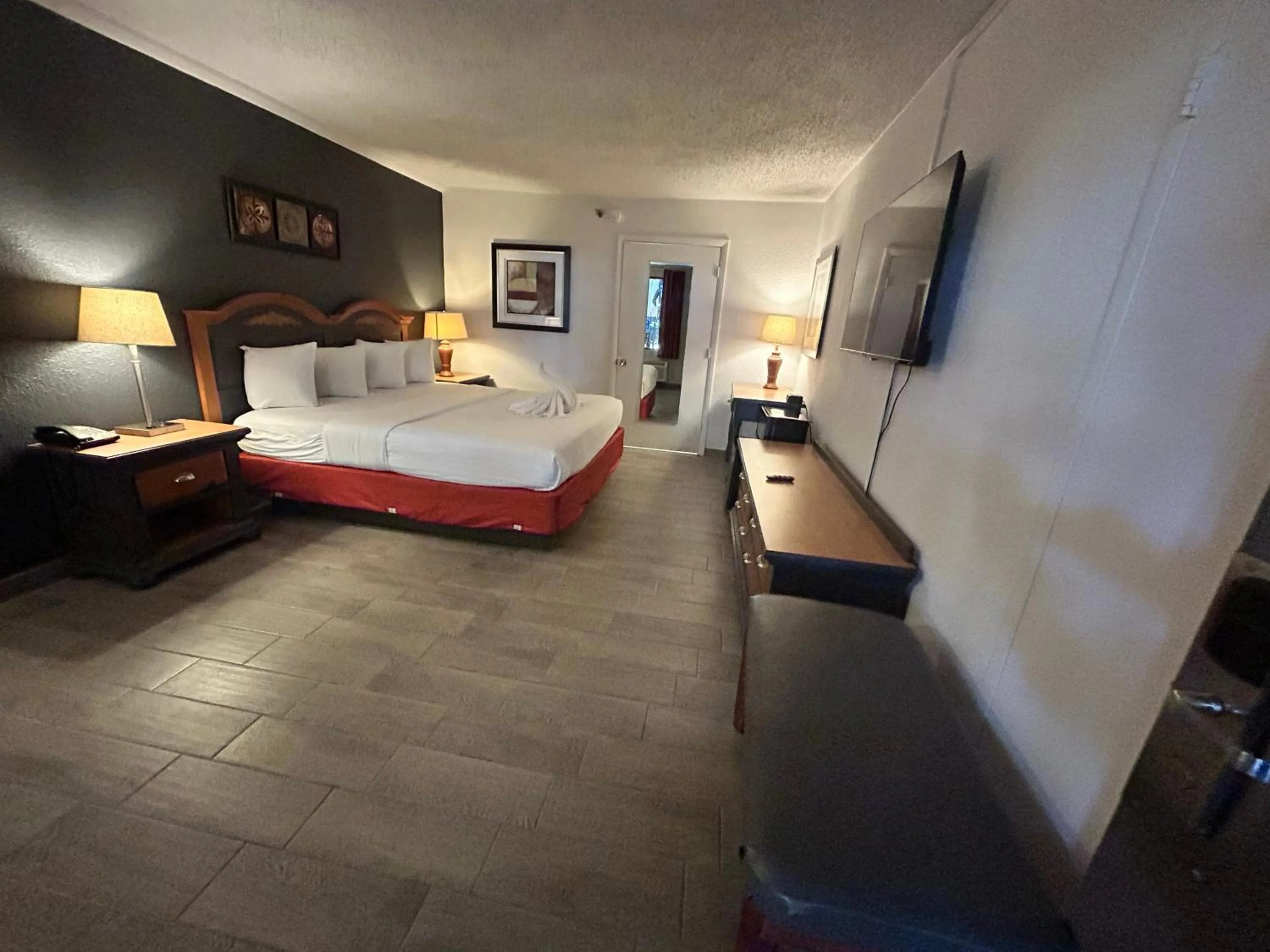 King Bed Accessible in Suite Dreams Motel By Capital O Mattoon I - 57