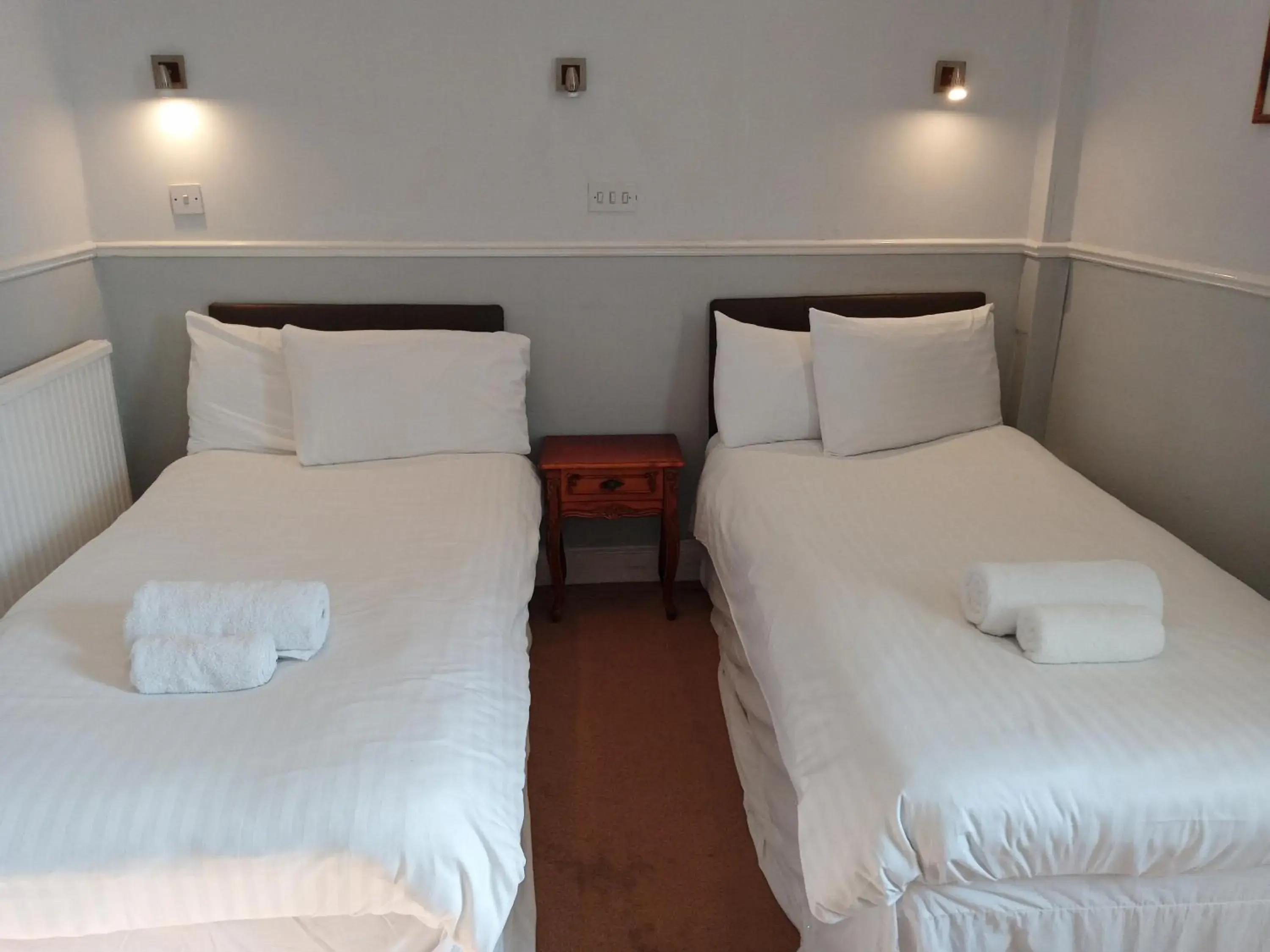 Standard Twin Room in Blue Bell Hotel Standard Twin Room in Blue Bell Hotel