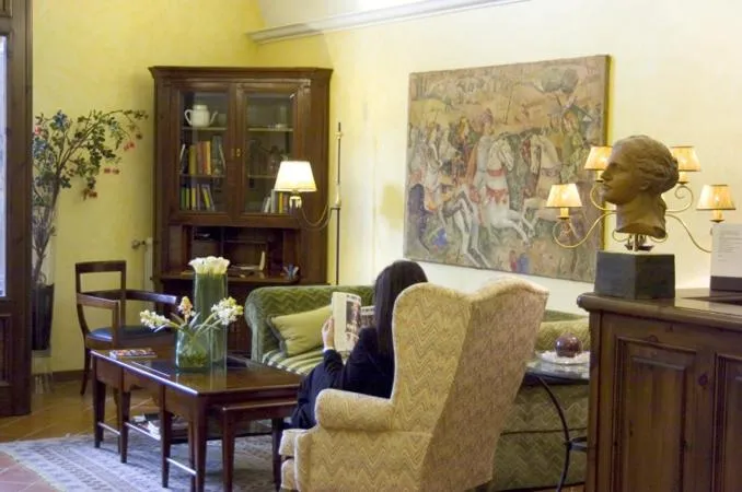 Lounge or bar in Hotel Filippeschi