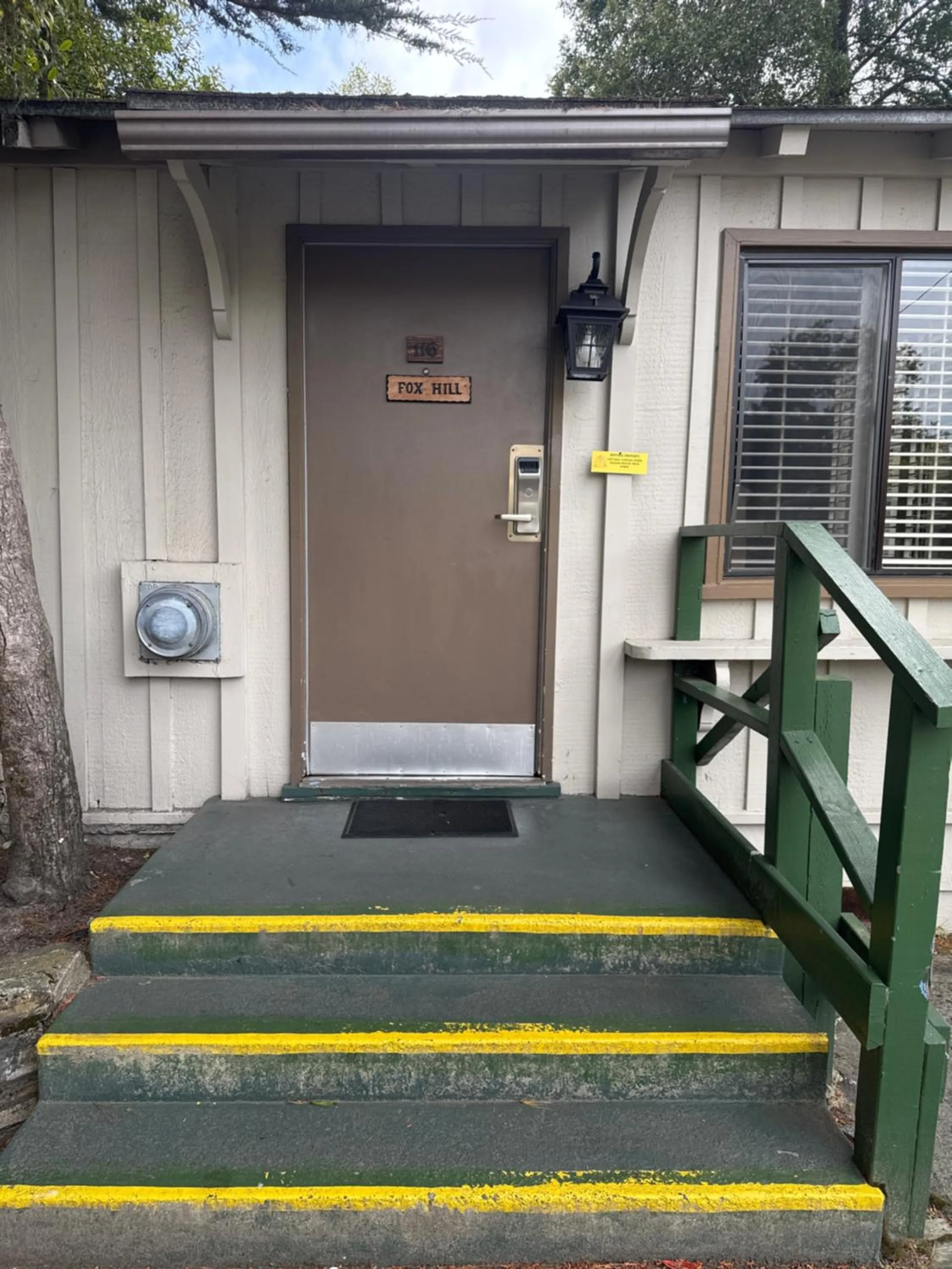 Facade/entrance in Carmel Resort Inn