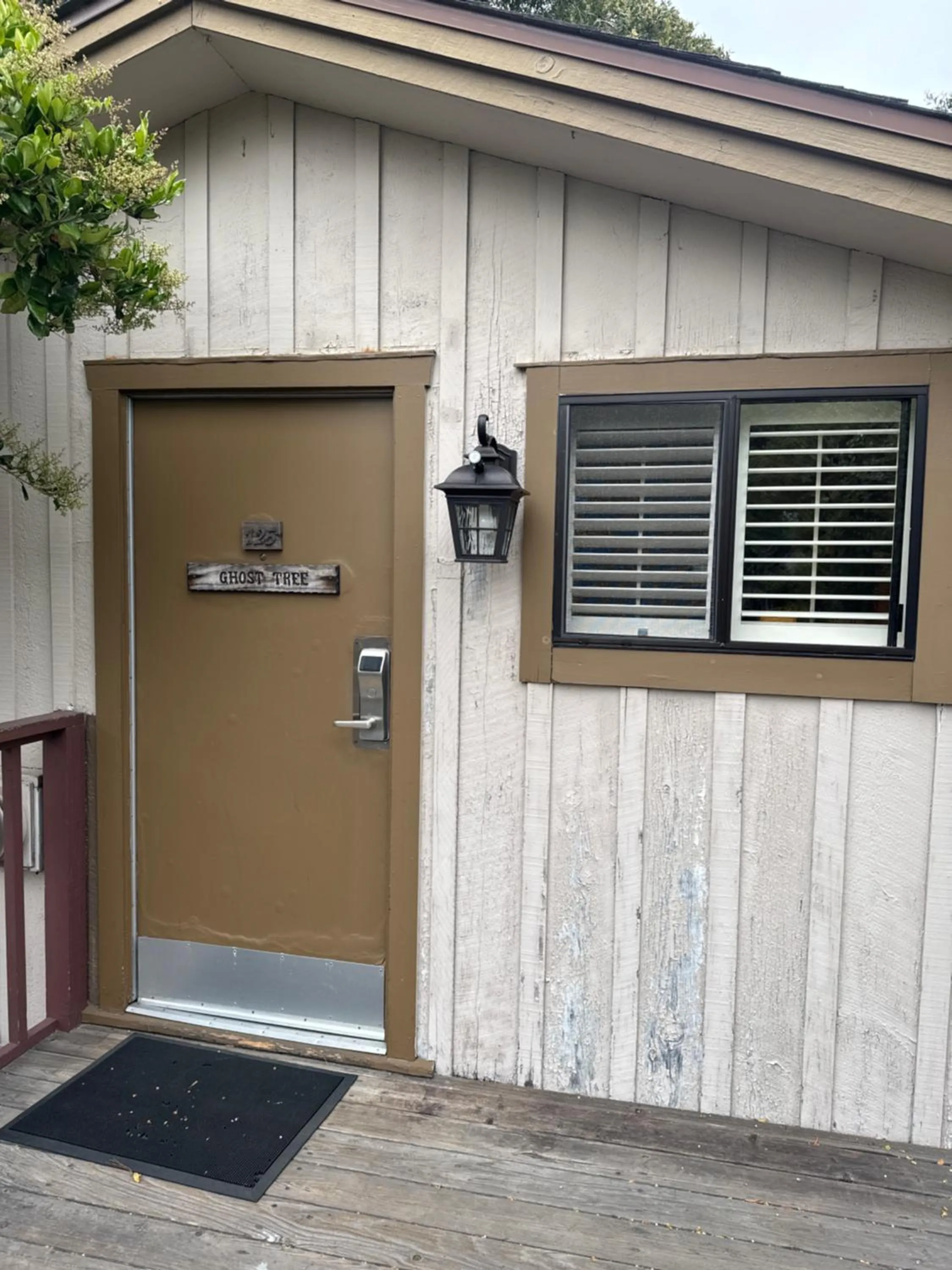 Facade/entrance in Carmel Resort Inn