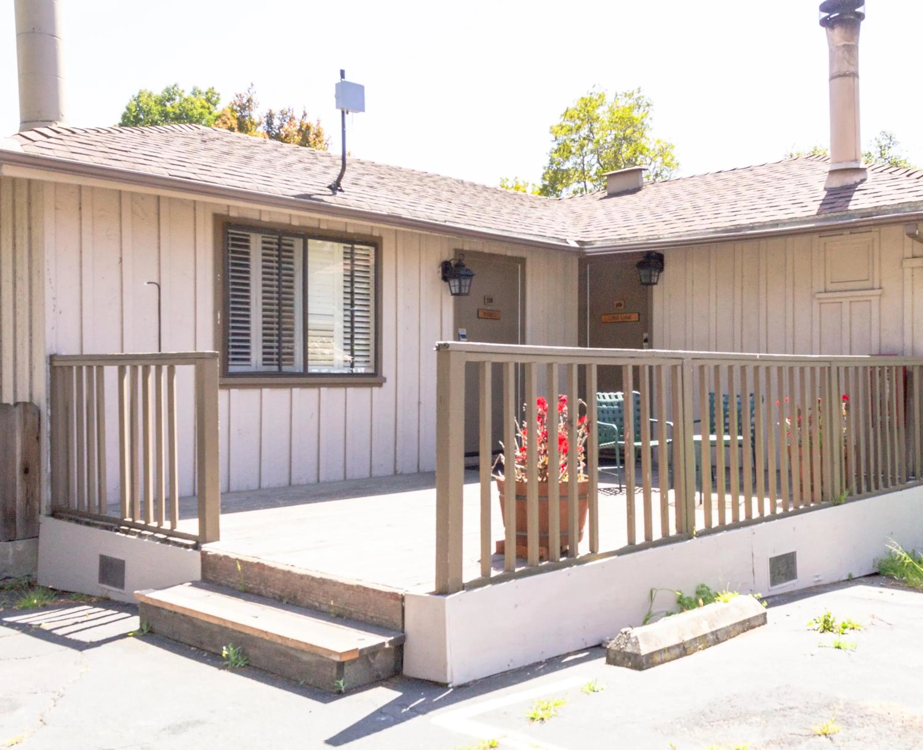 Patio in Carmel Resort Inn