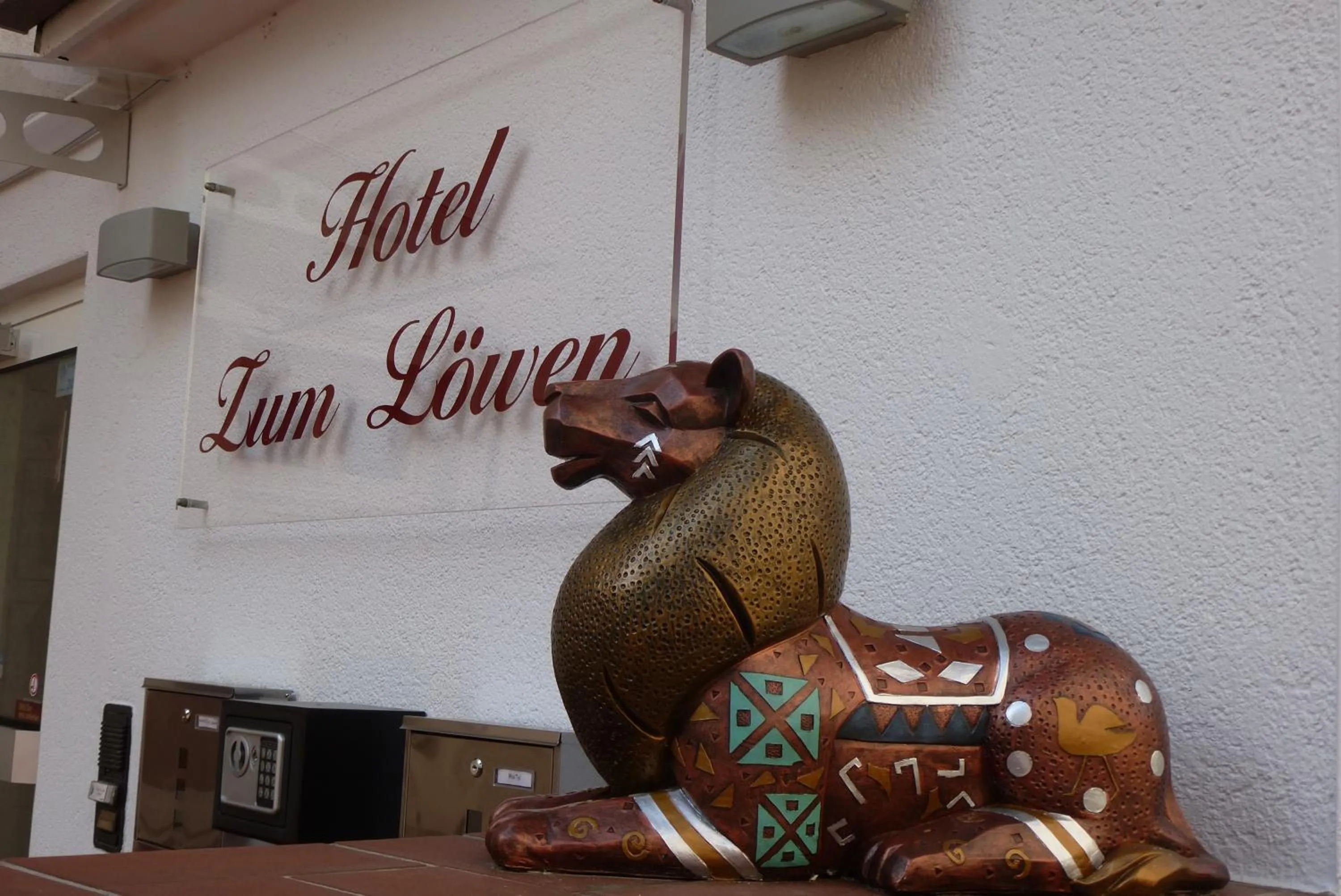 Logo/Certificate/Sign in Zum Löwen