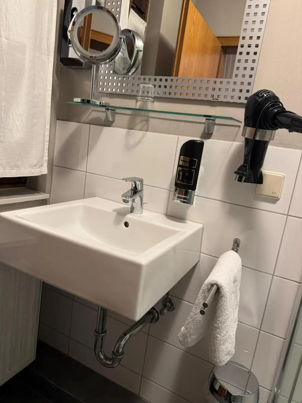 Economy Double Room with Shared Bathroom and Toilet in Zum Löwen Economy Double Room with Shared Bathroom and Toilet in Zum Löwen