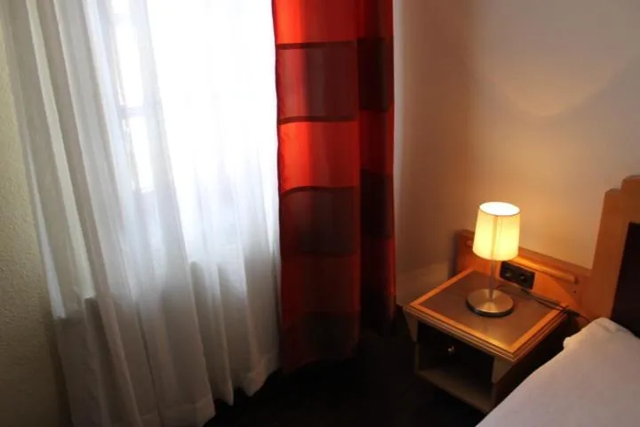 Other, Bed in Zum Löwen