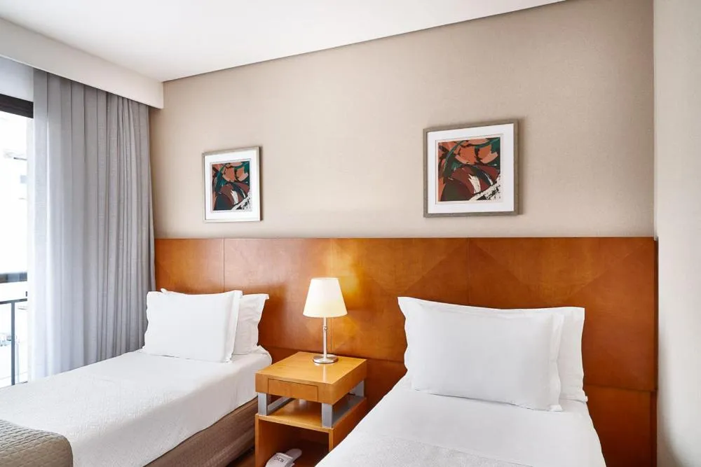 Bed in George V Casa Branca