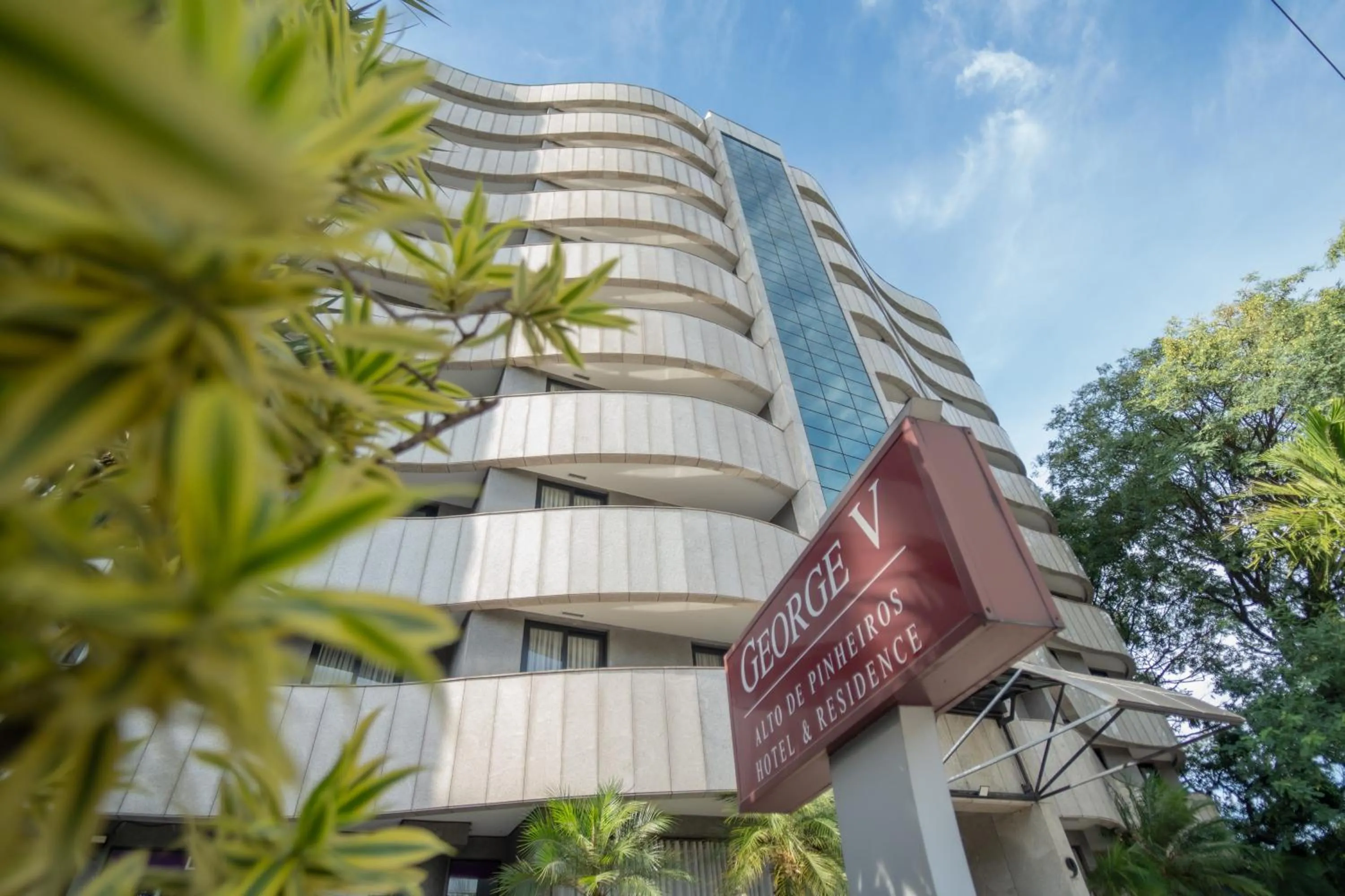 Property building in George V Alto De Pinheiros