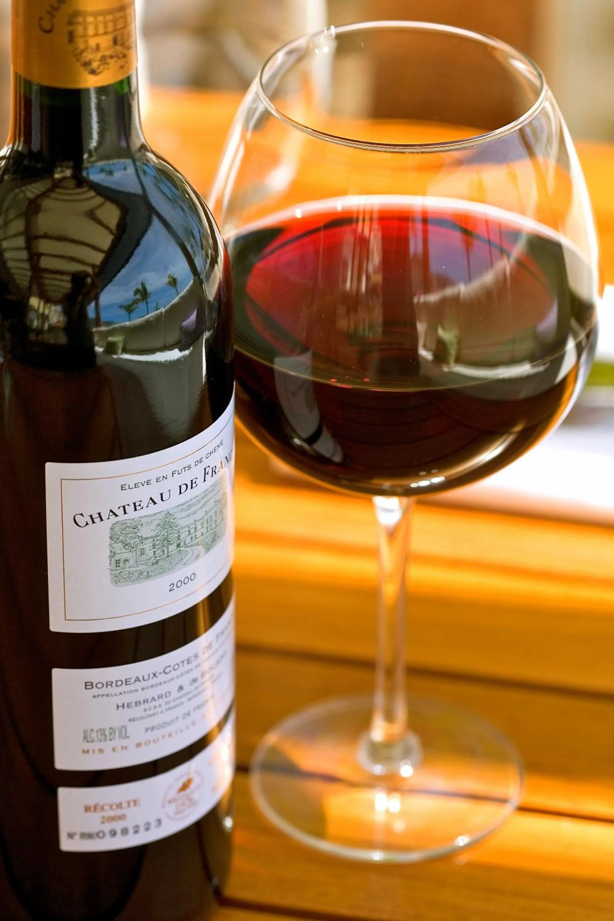 Lounge or bar in Holland House Beach Hotel