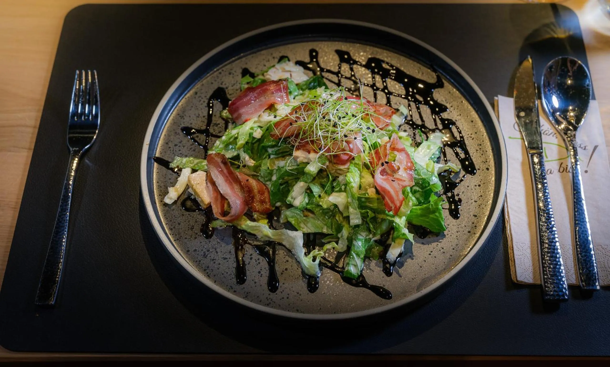 Restaurant/places to eat in Hotel La Reserve