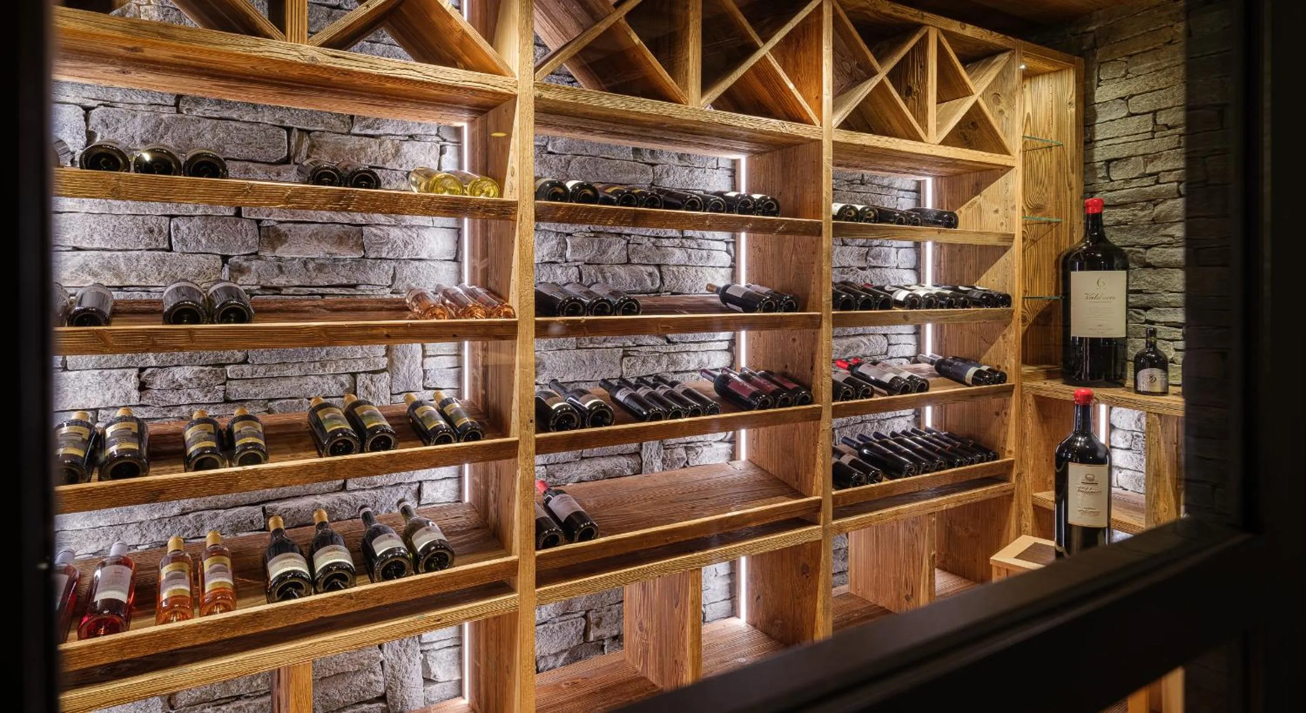 Restaurant/places to eat in Hotel La Reserve