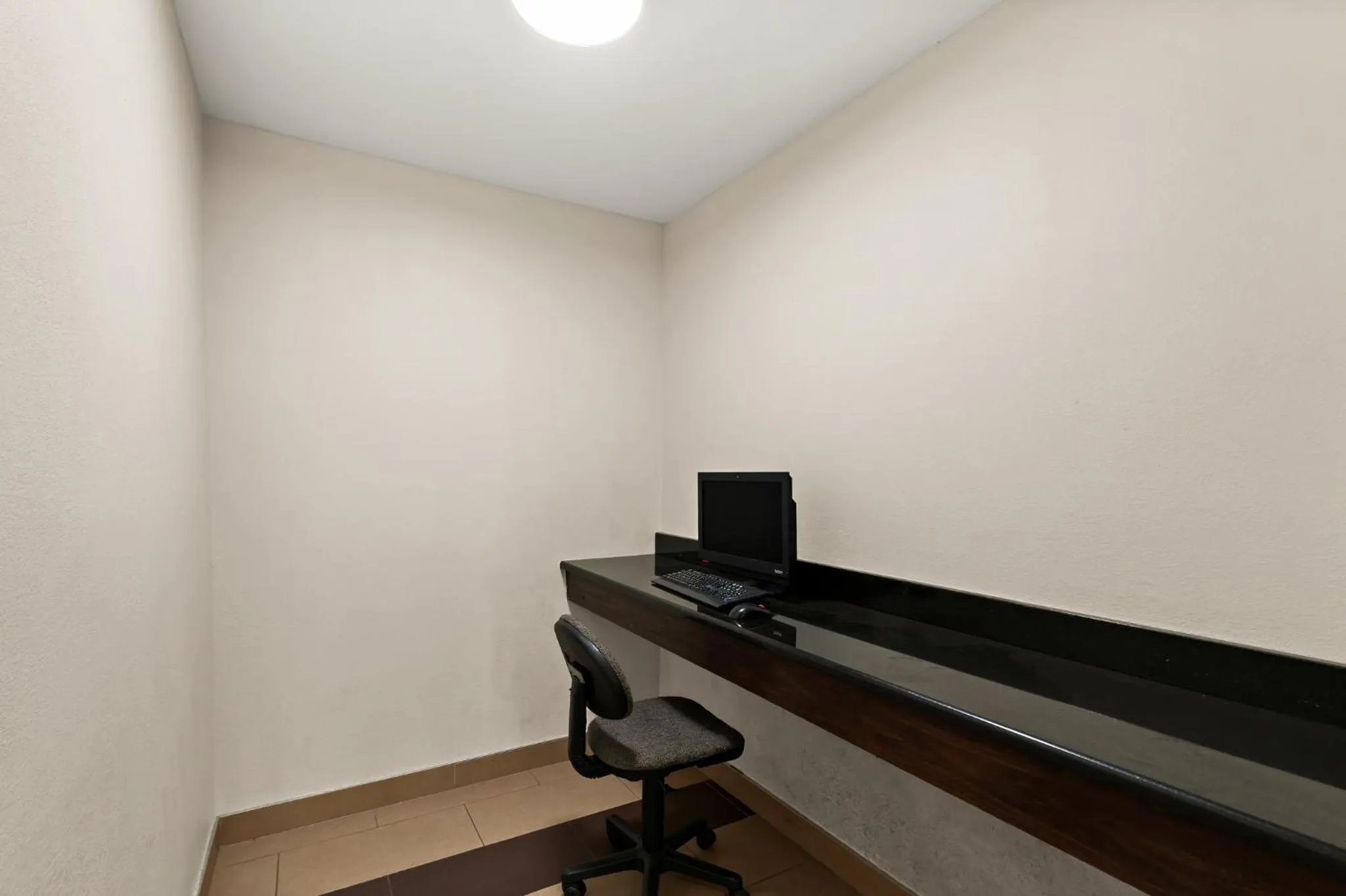 Business facilities in Red Roof Inn Martinsburg