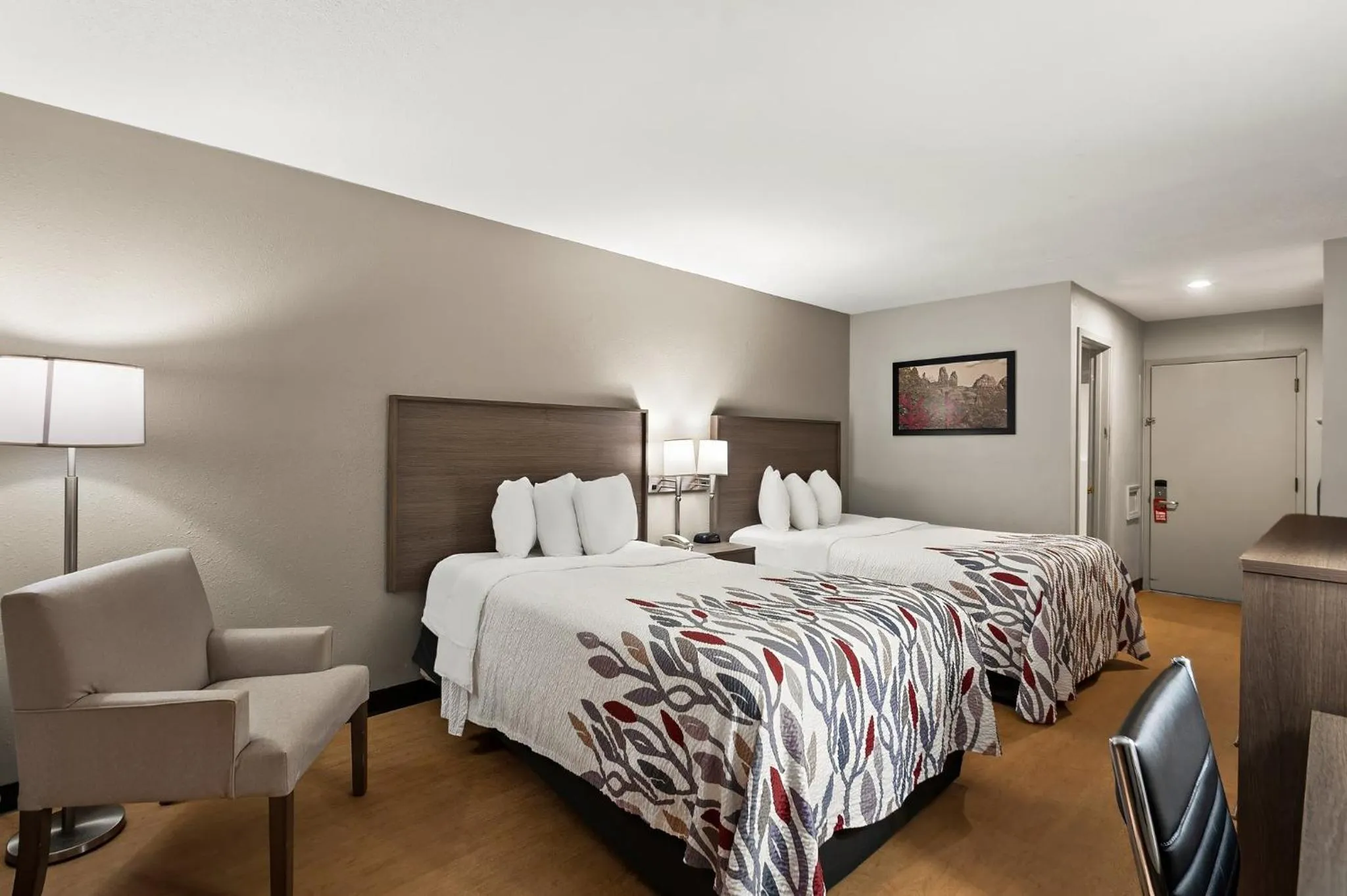 Bedroom, Bed in Red Roof Inn Martinsburg