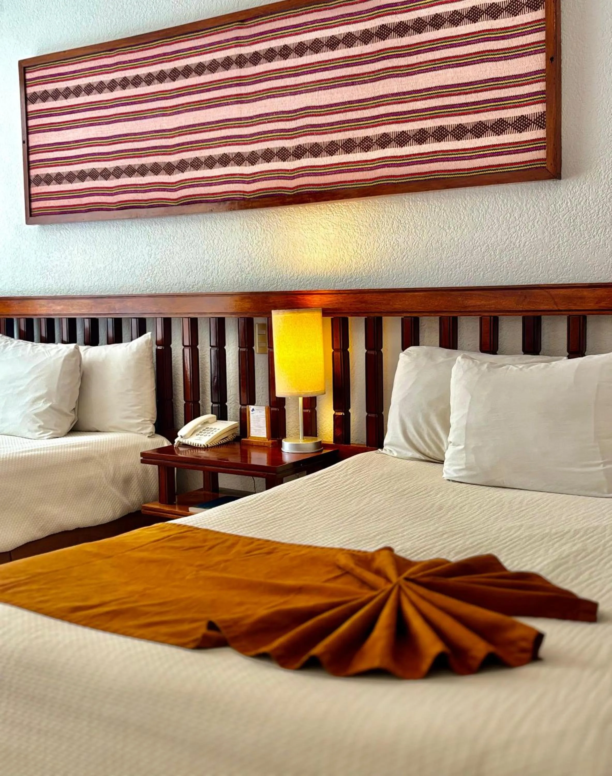 Photo of the whole room, Bed in Hotel Nututun Palenque