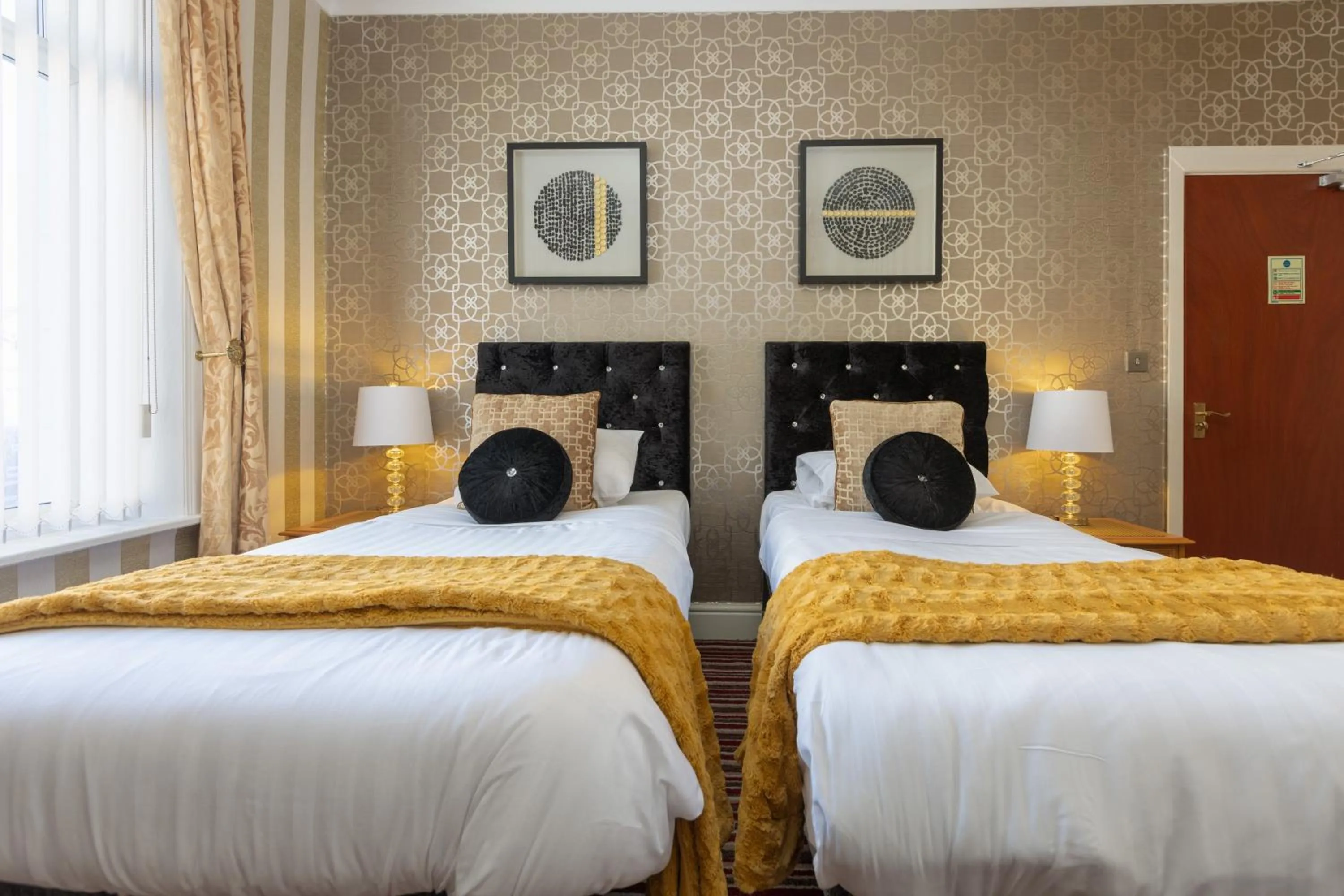 Bed in Adelaide Lodge - Town Centre - Opposite Winter Gardens