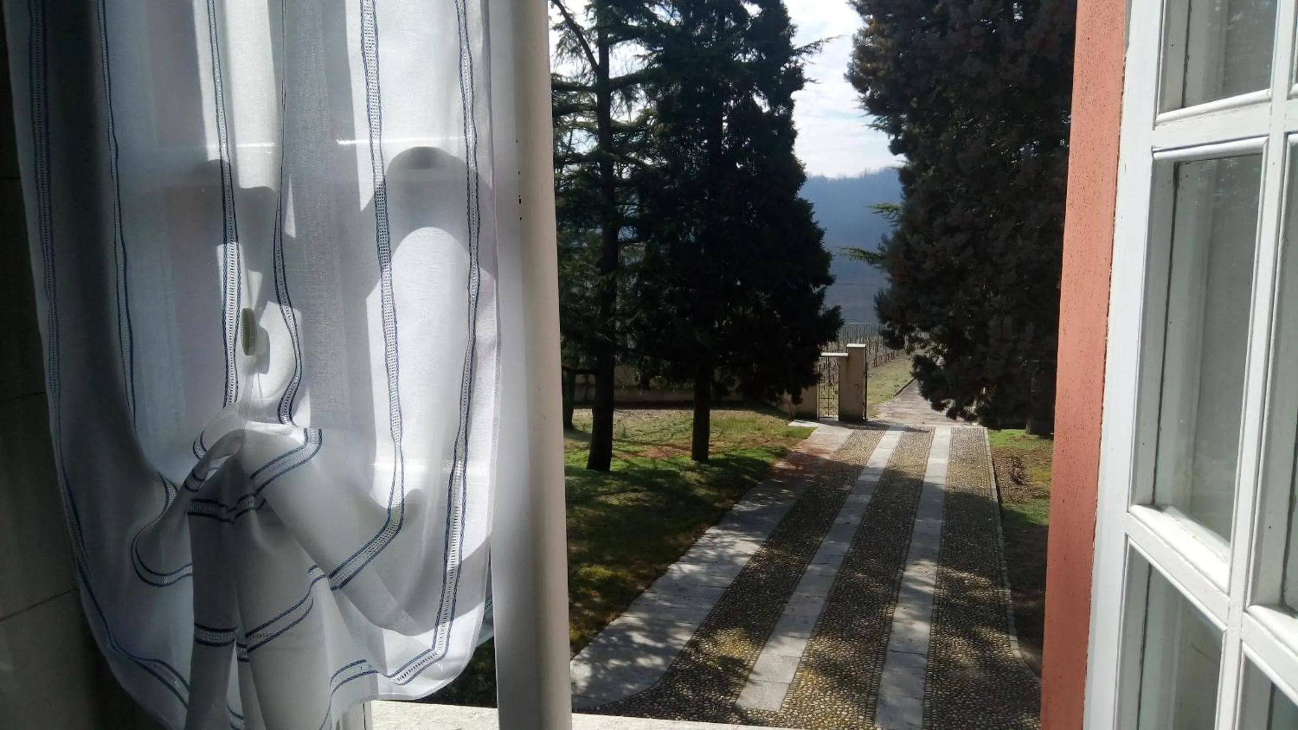 Garden view in La Mondianese "House of Ruchè"