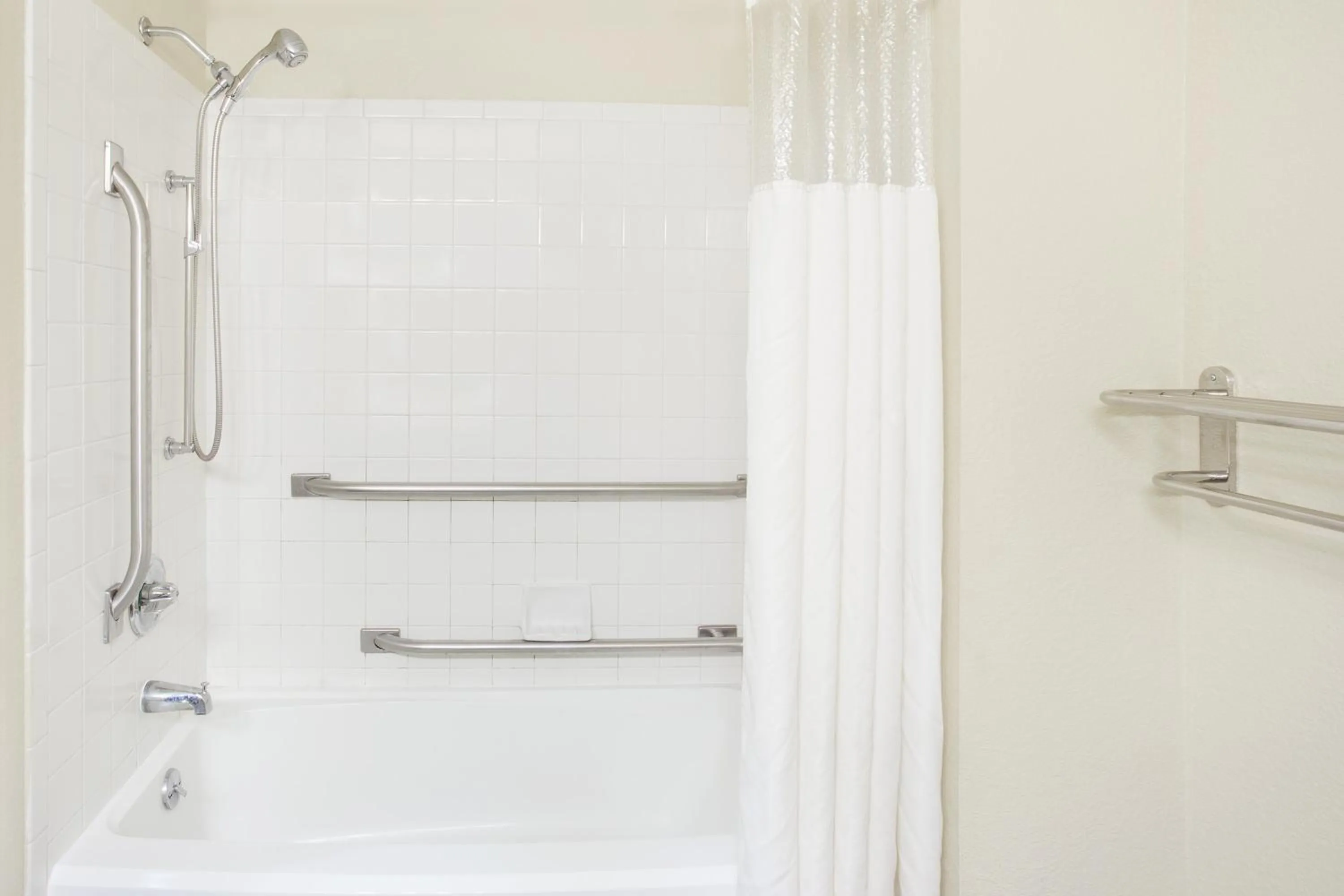 Bathroom in Baymont by Wyndham Holland